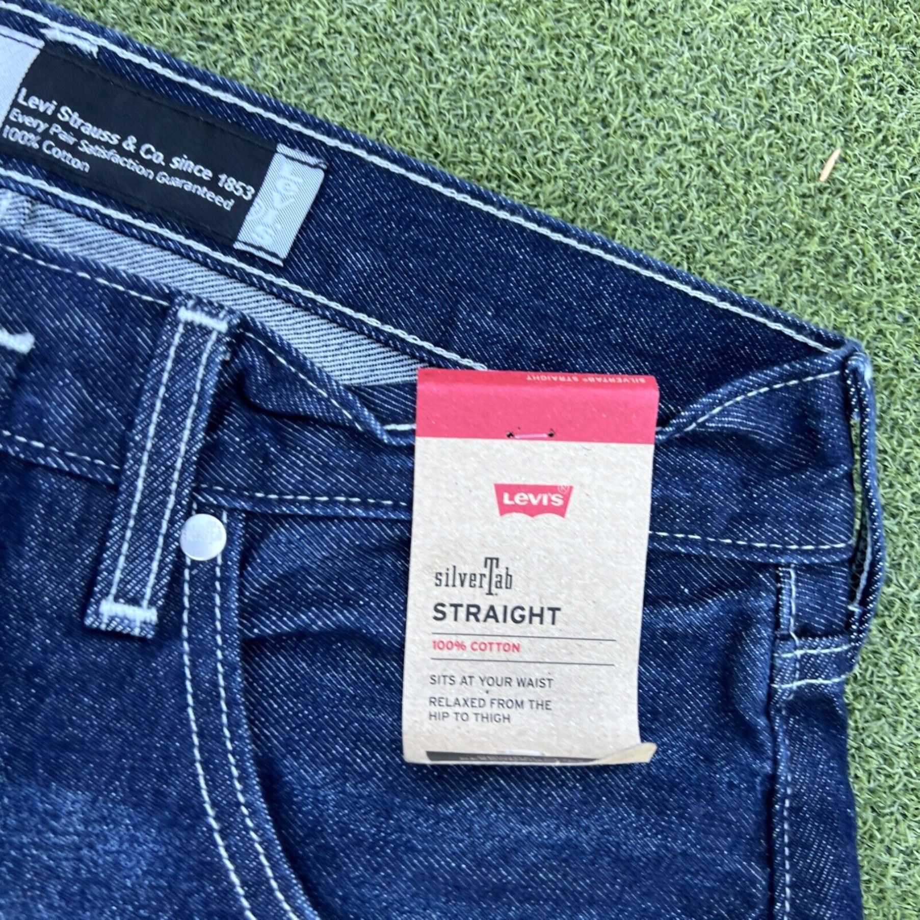 Authentic Levi's SilverTab New Unworn Men's Dark Wash Straight Leg Jeans 32 Inch Waist 32 Inch Inseam