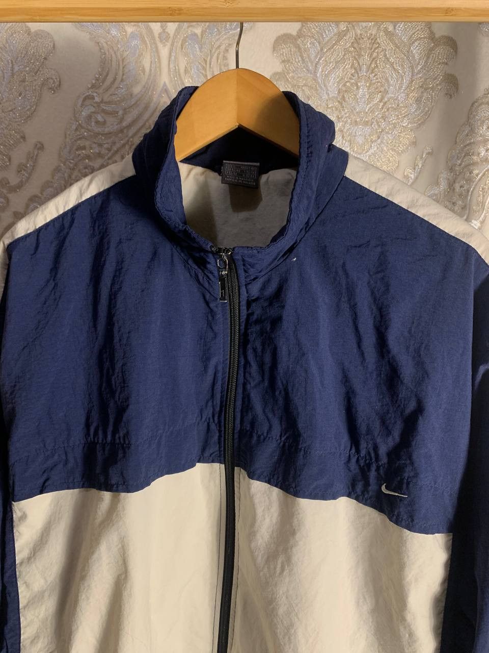 Nike Vintage Nike Retro Nylon Light Jacket Drill Swoosh Y2K 90s Size US L / EU 52-54 / 3 - 2 Thumbnail