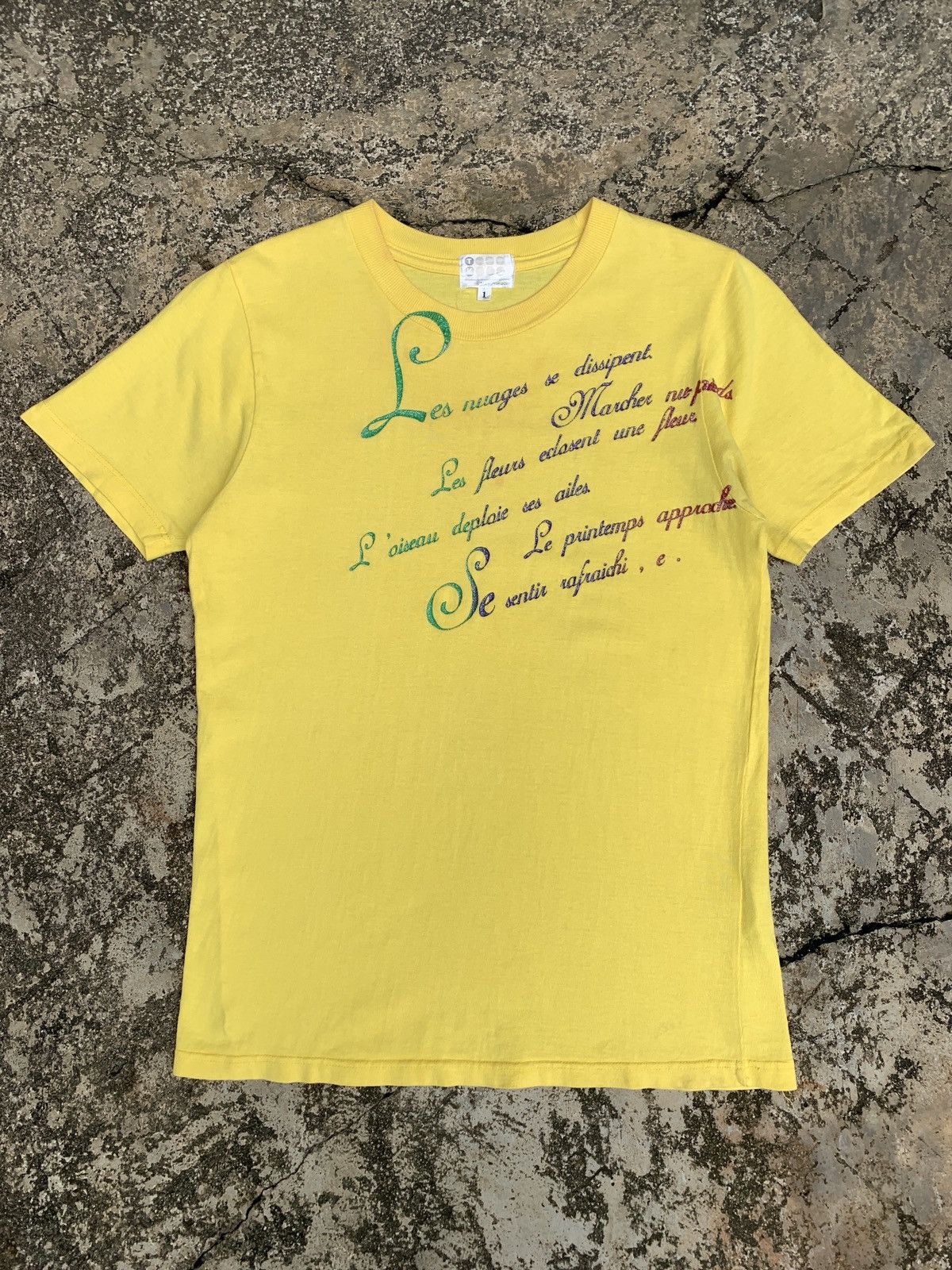 Japanese Brand × Takeo Kikuchi 2000s Takeo Kikuchi Japan Yellow France Poem Graphic Top Size M / US 6-8 / IT 42-44 - 1 Thumbnail