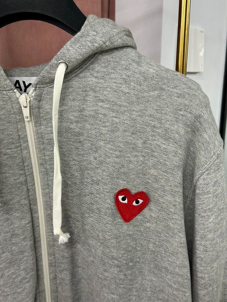 Comme des Garcons Comme des Garcons Grey love zipper hooded sweater coat Size M / US 6-8 / IT 42-44 - 3 Thumbnail