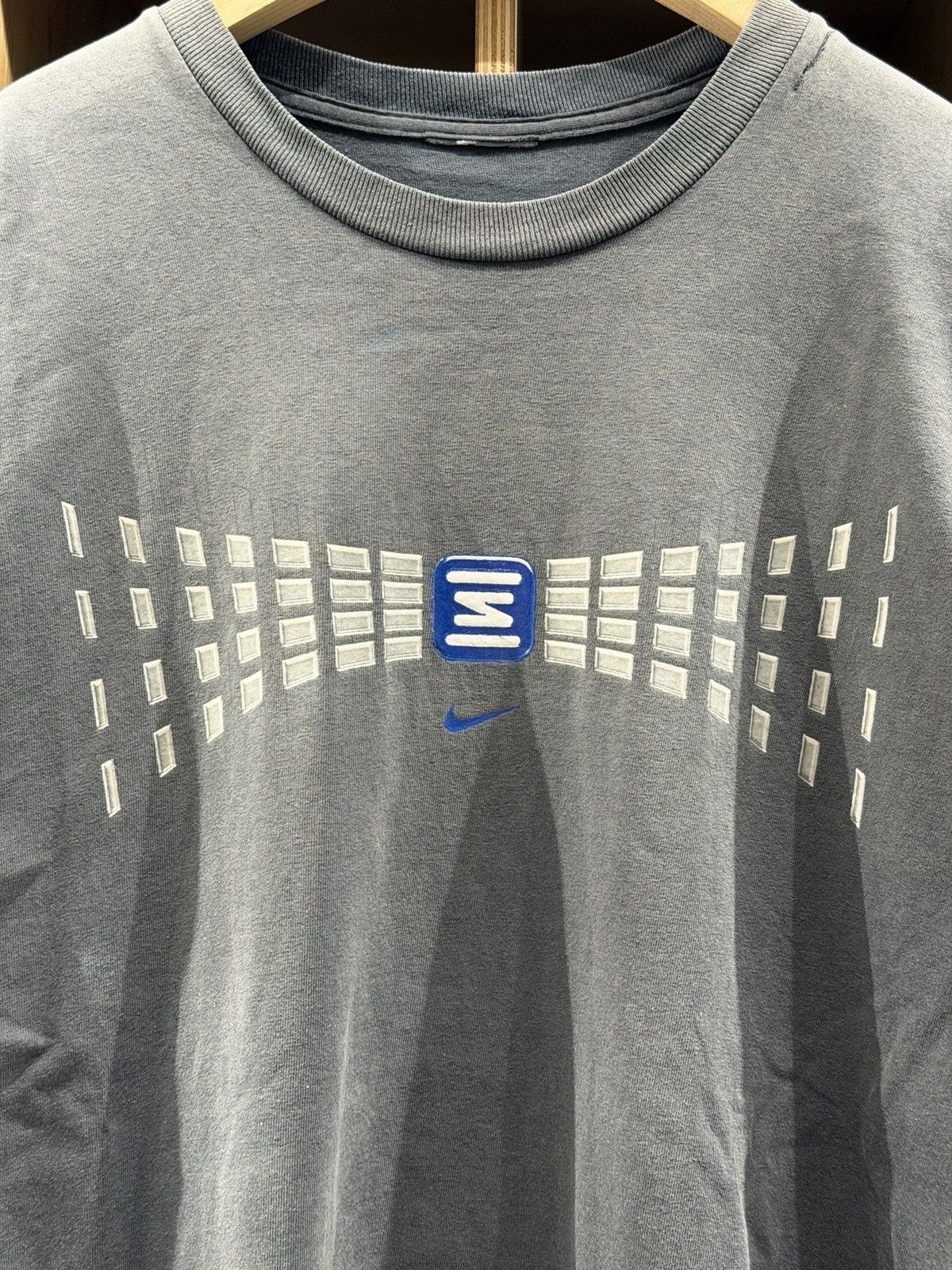 Nike Vintage Nike Shox 00‘s Sun-faded T-shirt Size US XL / EU 56 / 4 - 4 Thumbnail