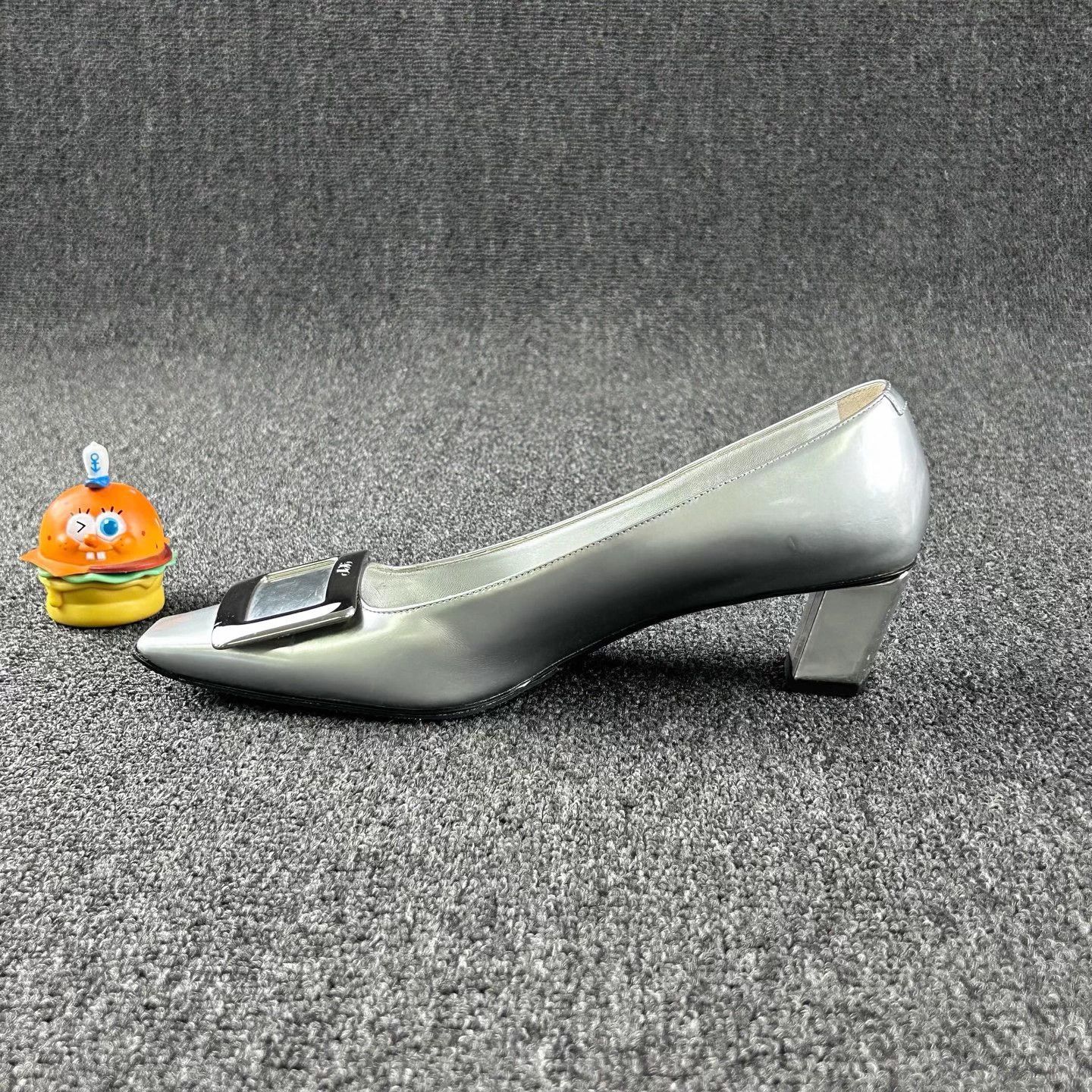 Roger Vivier Roger Viver Silver Block Heel Pumps EU 37.5 Size US 6.5 / IT 36.5 - 3 Thumbnail