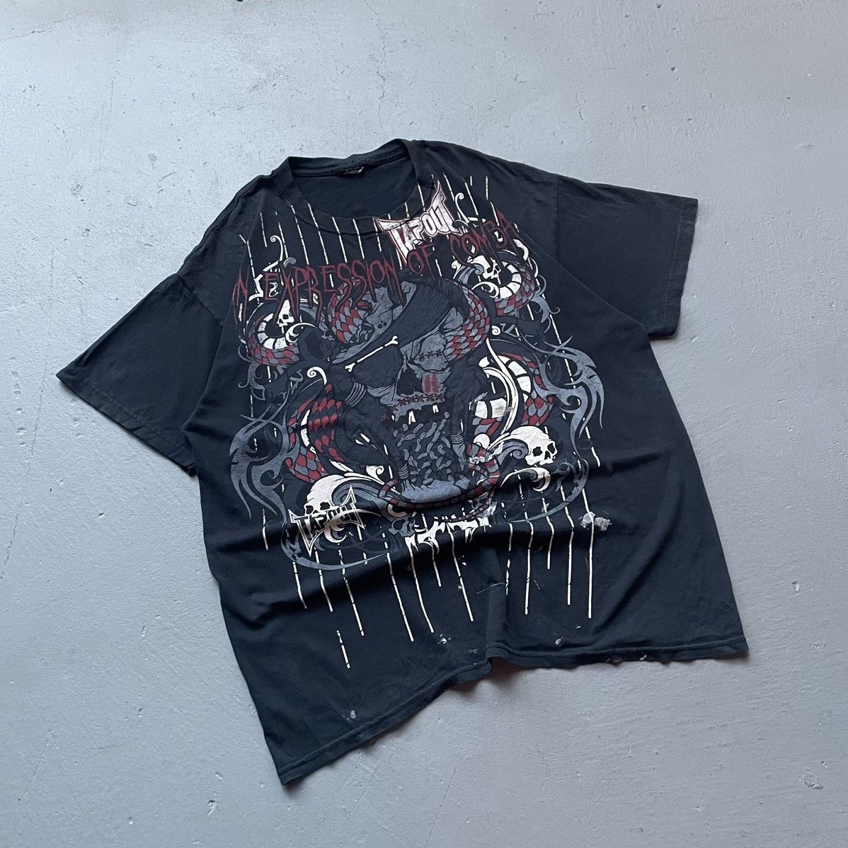 Tapout Vintage Y2K 'Expression of Combat' Skull Tapout T-Shirt Size US L / EU 52-54 / 3 - 2 Thumbnail
