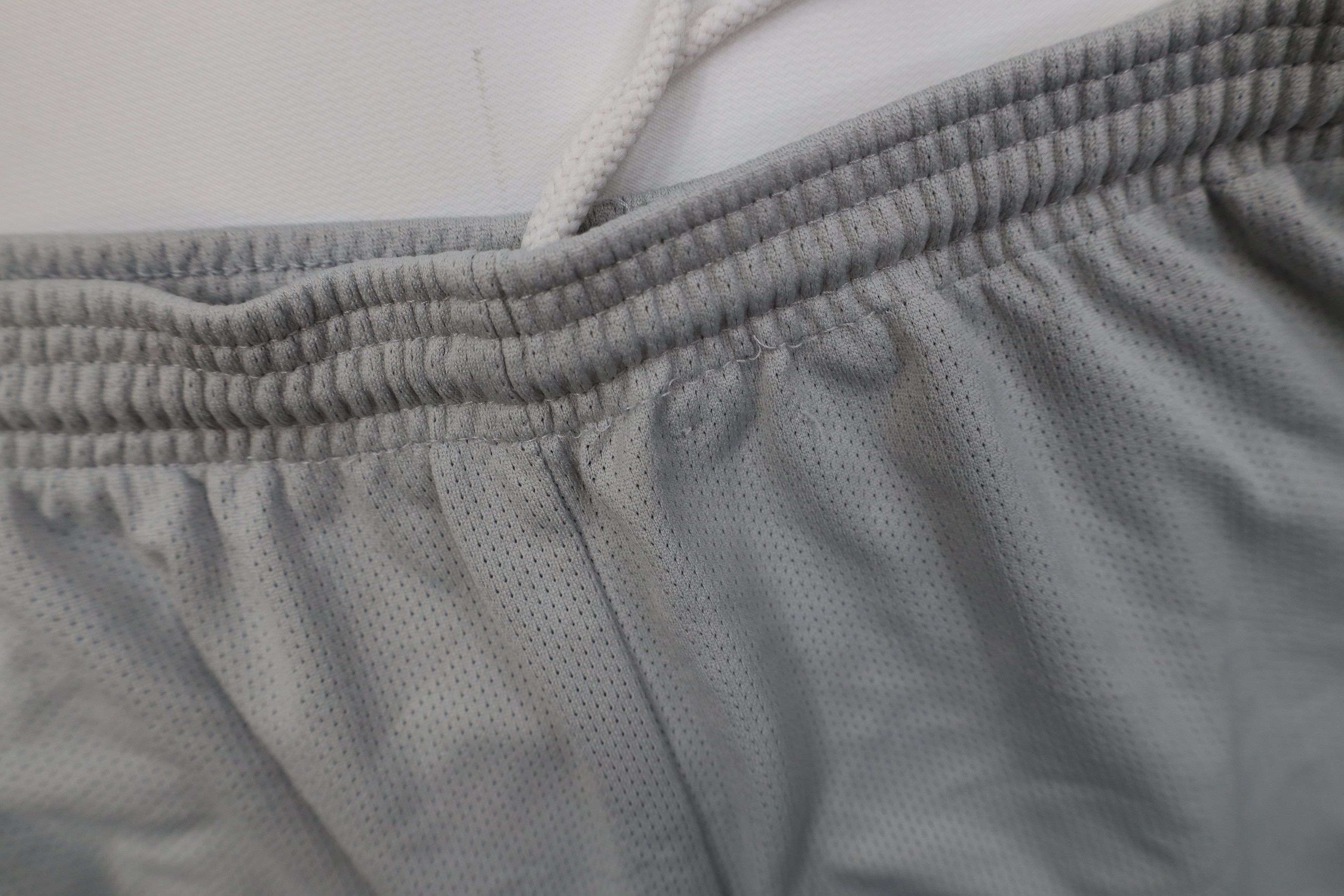 Reebok Vintage 90s Y2K Reebok Logo Above Knee Mesh Shorts Gray 4" Size US 34 / EU 50 - 7 Thumbnail