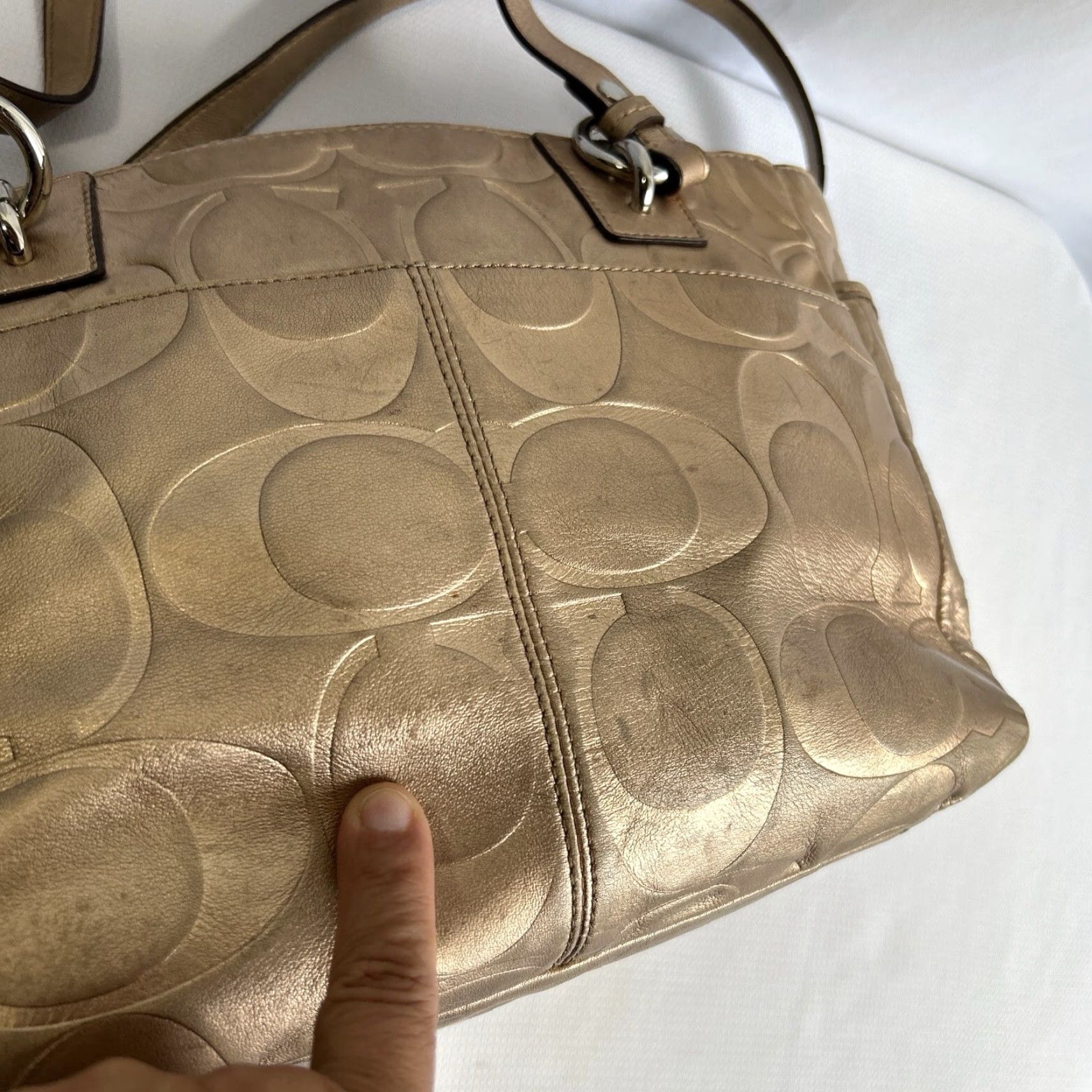 Coach Coach East West Gallery Embossed Leather Purse Tote Gold Metallic Zip Top F17727 Size L / US 10 / IT 46 - 6 Thumbnail
