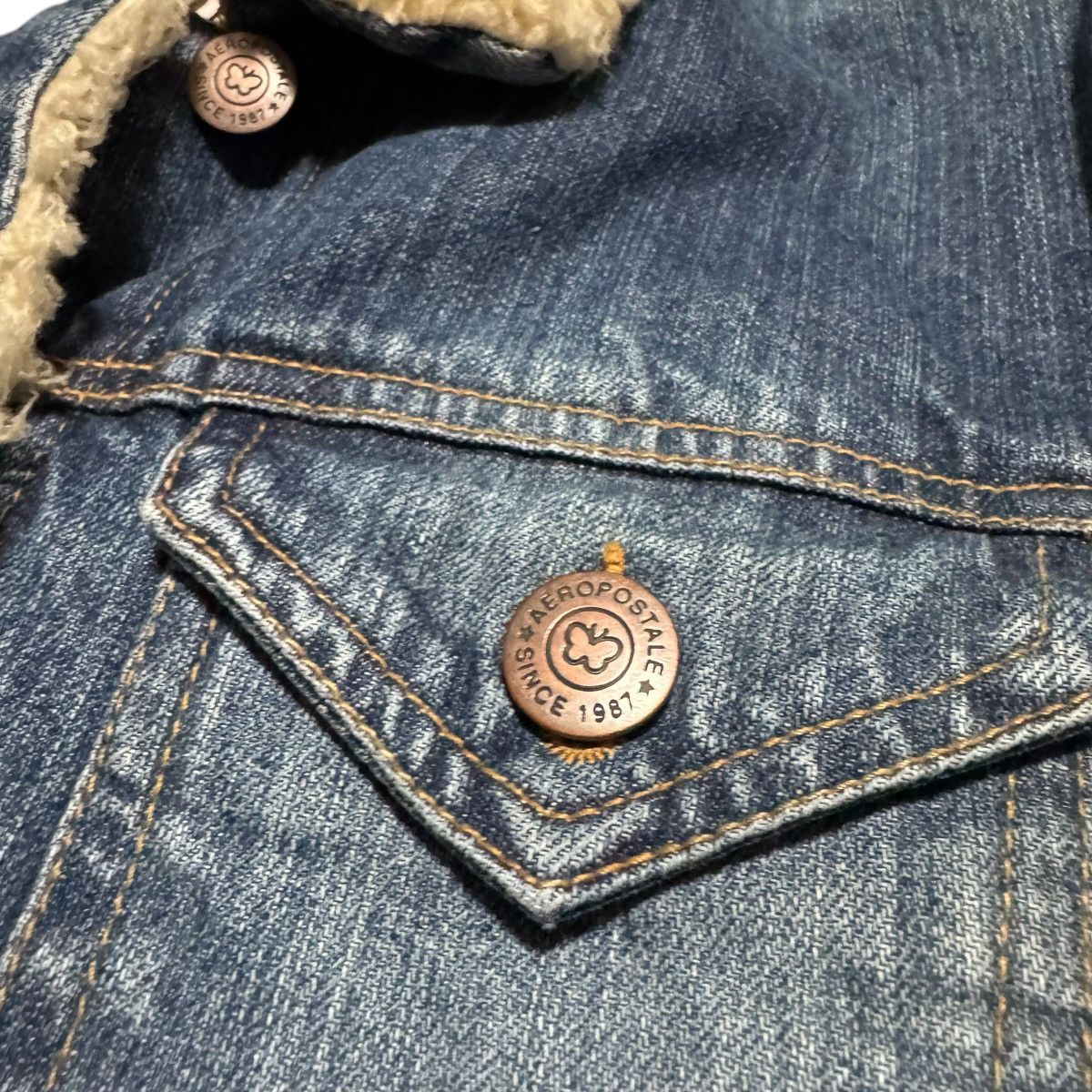 Aeropostale 2000s Aeropostale Sherpa Collar Denim Jean Jacket Women's L Size L / US 10 / IT 46 - 3 Thumbnail