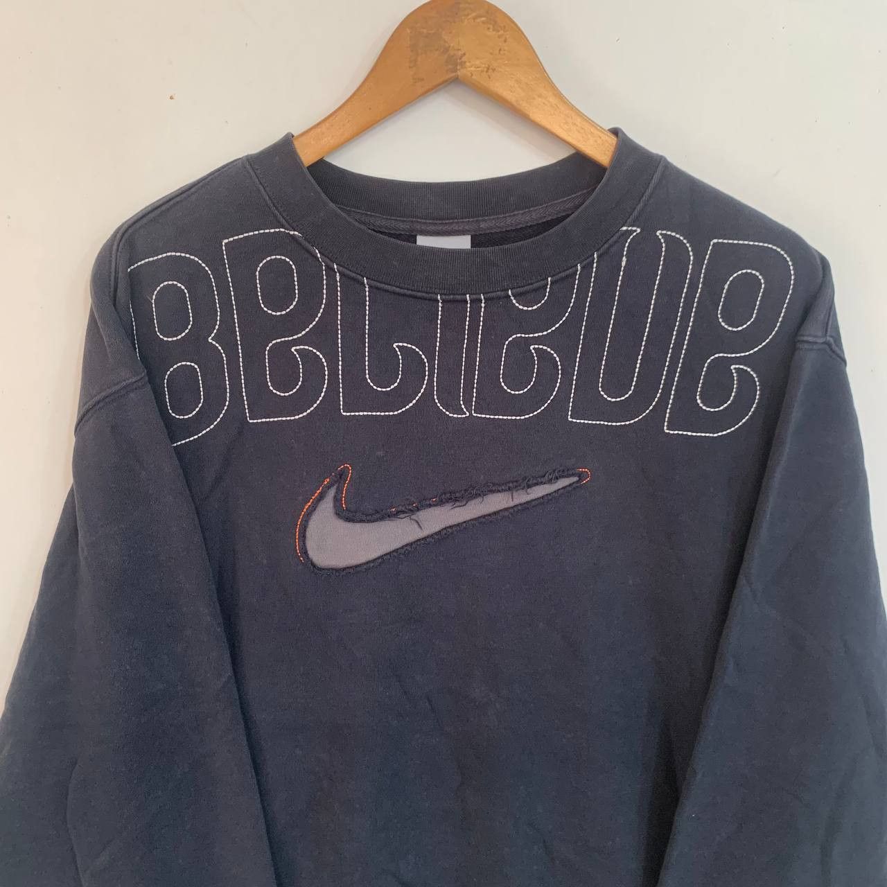 Nike Vintage Nike Swoosh Sweatshirt Small-medium Size US M / EU 48-50 / 2 - 3 Thumbnail