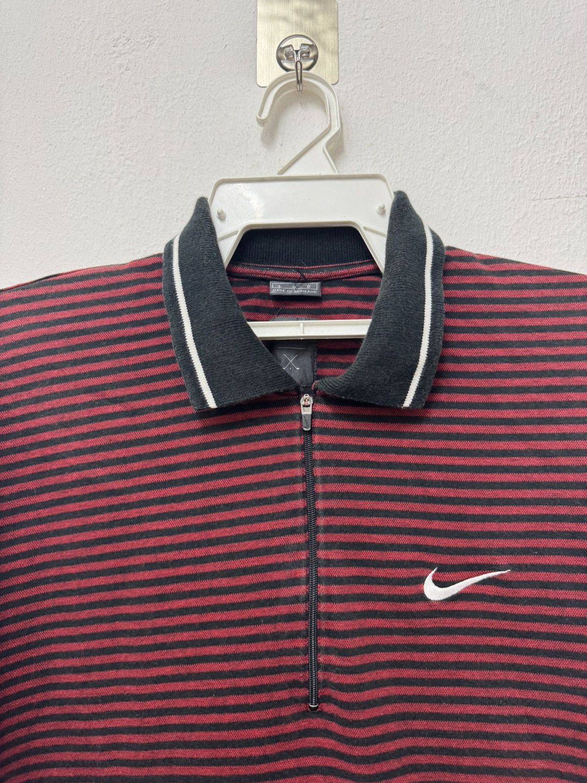 Nike Vintage Nike Tiger Woods Ying Yang Polo Stripes Shirt Size US L / EU 52-54 / 3 - 2 Thumbnail