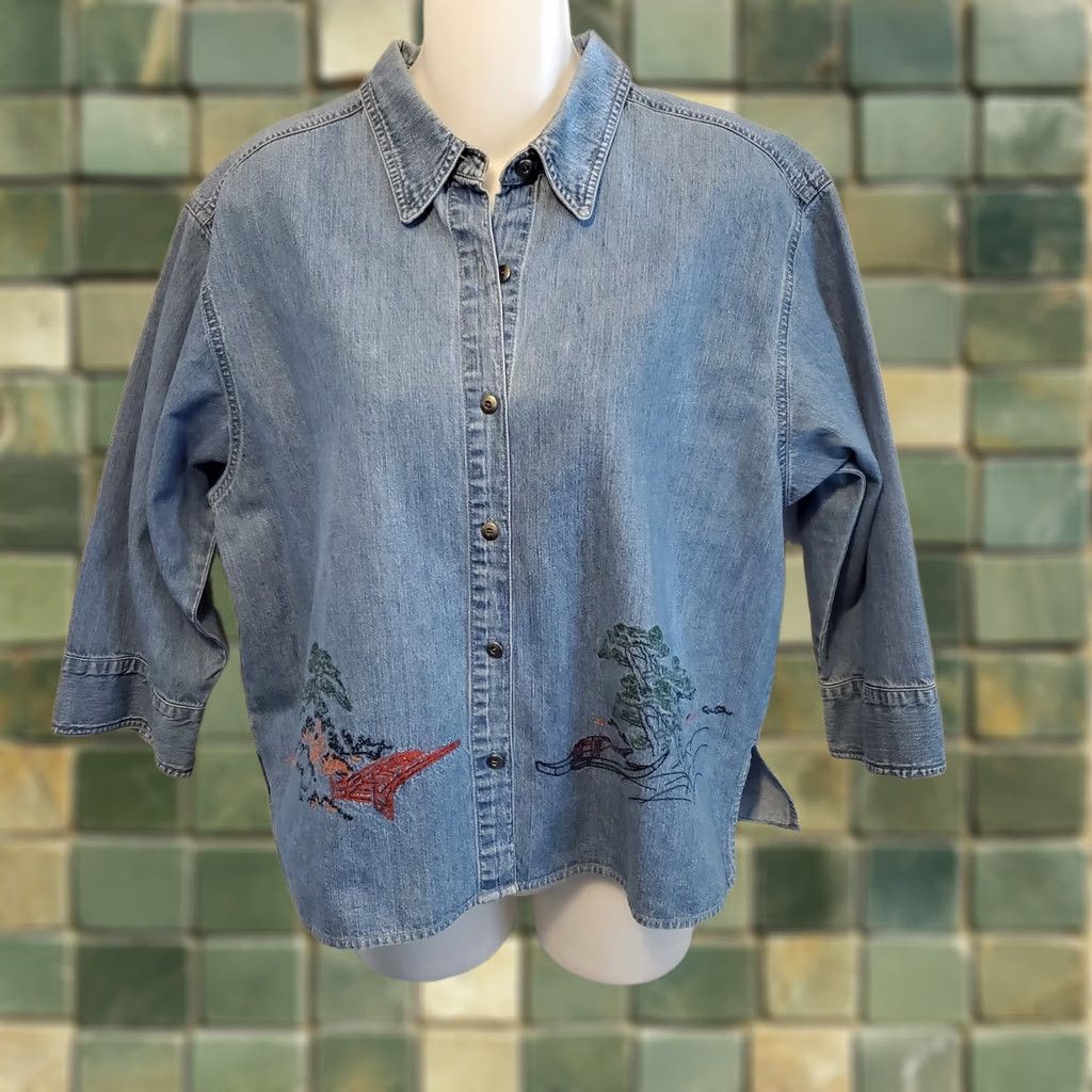 Vintage VINTAGE Chico's Designs Chambray Cropped Button-Front Top 2 Embroidered Japanese Bridge Scene, 3/4 Sleeve, Coastal Granny Womens Size XS / US 0-2 / IT 36-38 - 1 Thumbnail