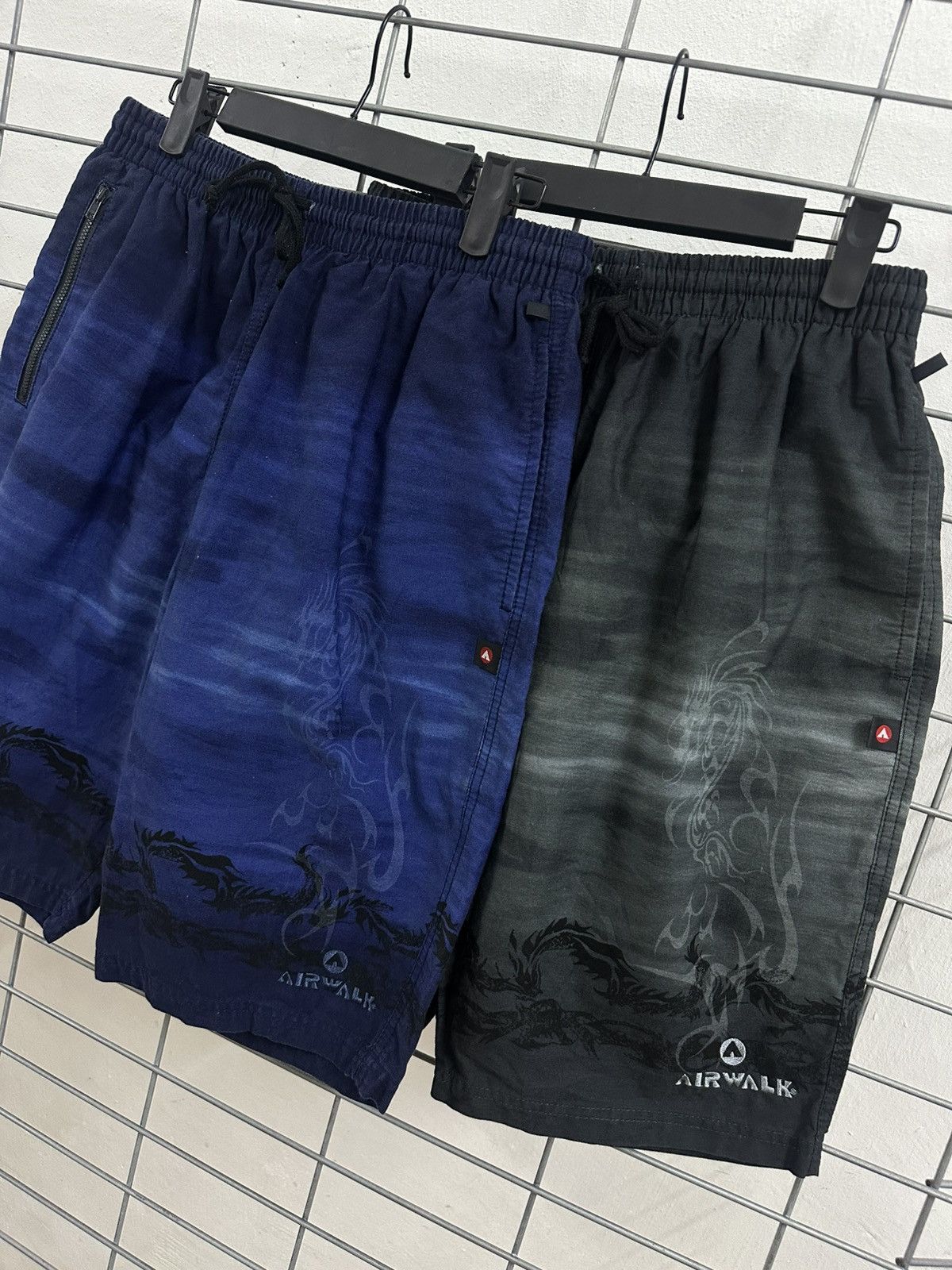 Airwalk Rare Beautiful Vintage Airwalk Dragon Sukajan Style Shorts Size US 32 / EU 48 - 3 Thumbnail