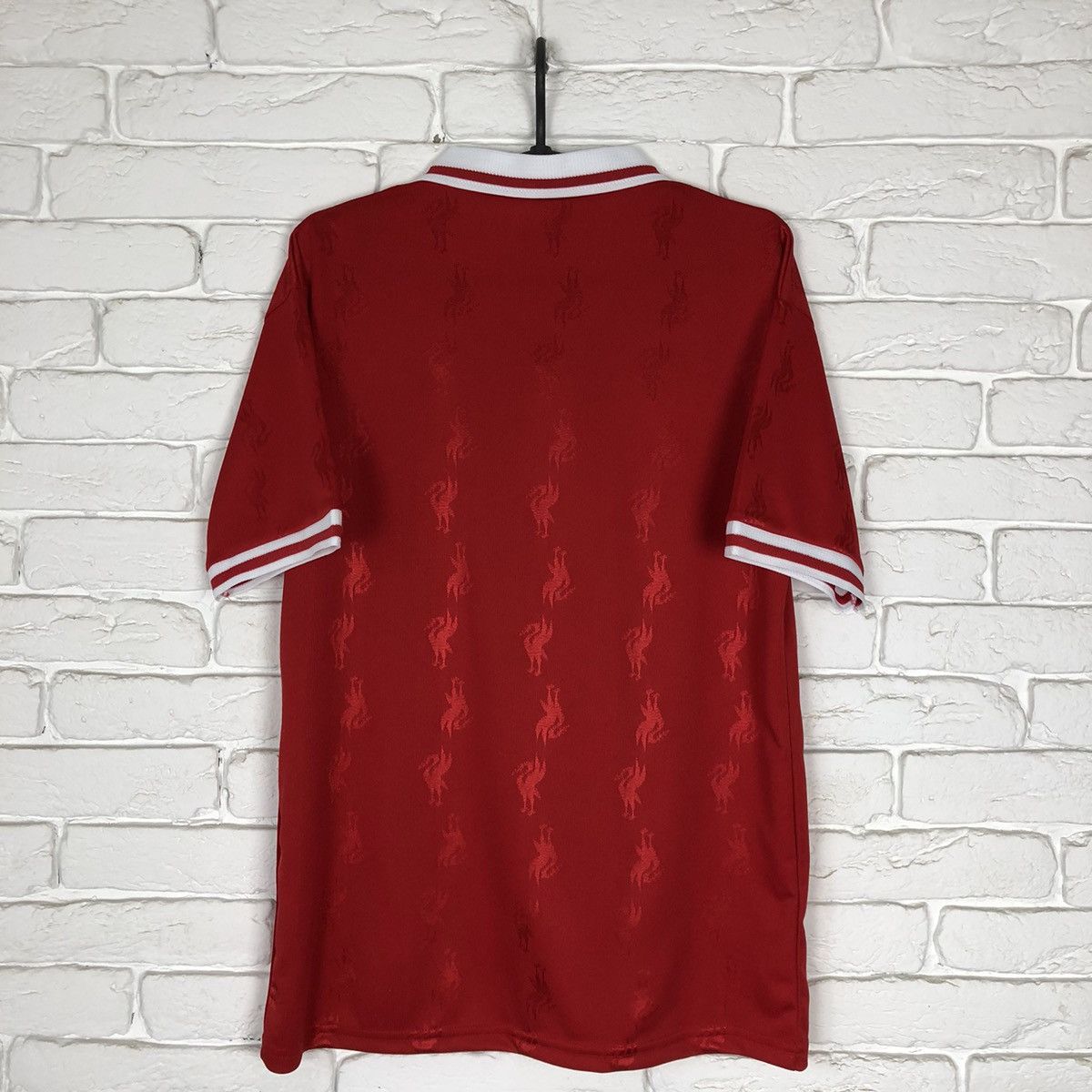 Vintage Retro copy Liverpool 1996 1998 home jersey Size US M / EU 48-50 / 2 - 5 Thumbnail
