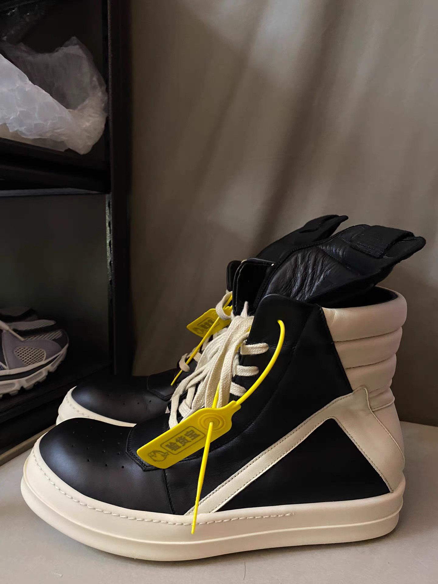 Rick Owens Rick Owens Mainline Triangle Sole Size US 8 / EU 41 - 1 Thumbnail