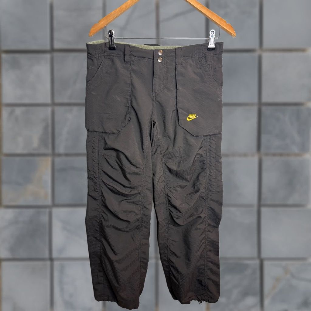Nike Nike Baggy Windbreaker Pants Womens S Brown 5011 Vintage Size 28" / US 6 / IT 42 - 1 Thumbnail
