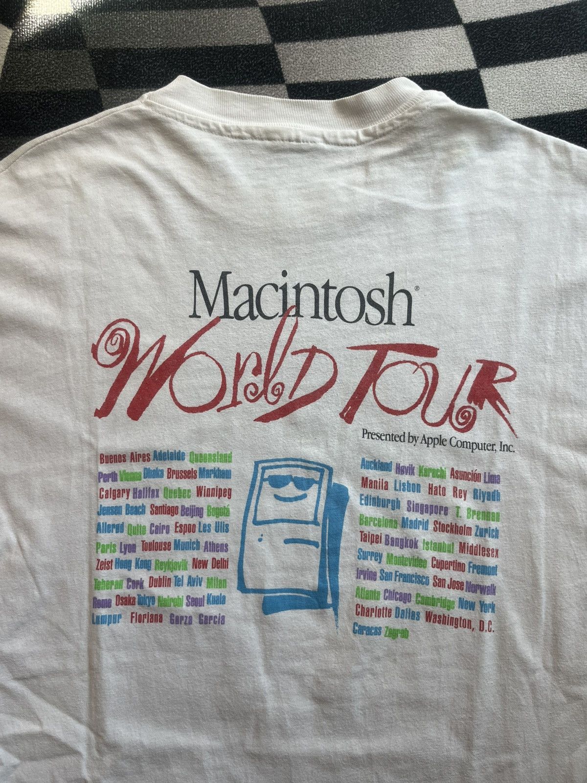 Mackintosh Vintage Macintosh World Tour Apple Computer 90’s Tshirt Size US L / EU 52-54 / 3 - 10 Thumbnail