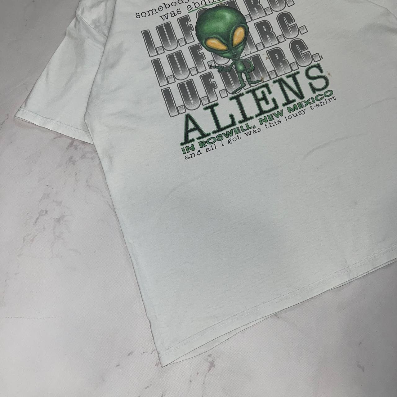 Vintage Vintage Aliens Shirt Size XL White Short Sleeve Mens Tee Size US XL / EU 56 / 4 - 9 Thumbnail