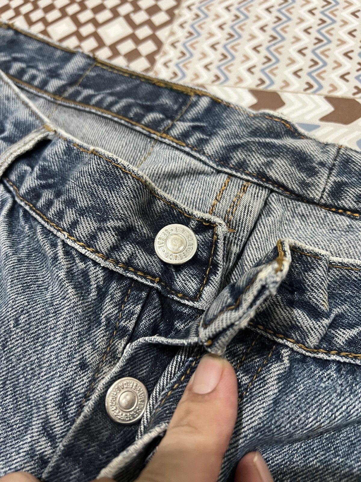 Levi's Vintage 90s/00s Levi’s 501 denim jeans disstressed Size US 34 / EU 50 - 4 Thumbnail