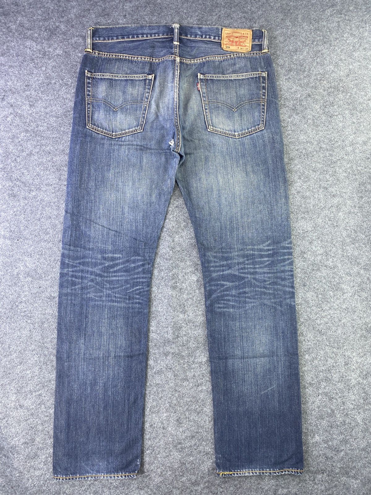 Vintage Levis 504 Blue Wash Jeans - J920
