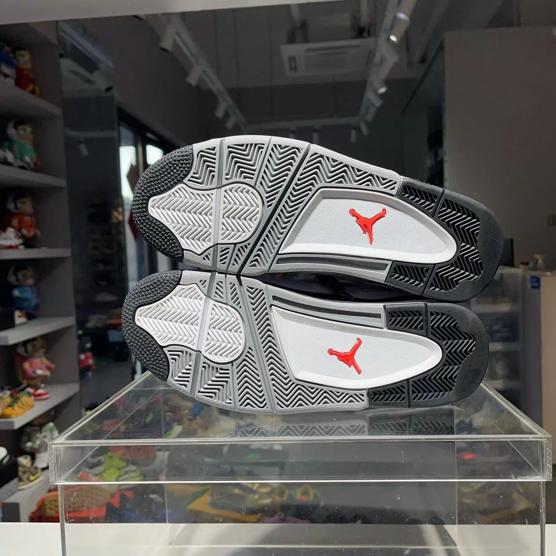 Nike Air Jordan 4 Silver 43 9.99/10 Extra Laces Size US 10 / EU 43 - 6 Thumbnail