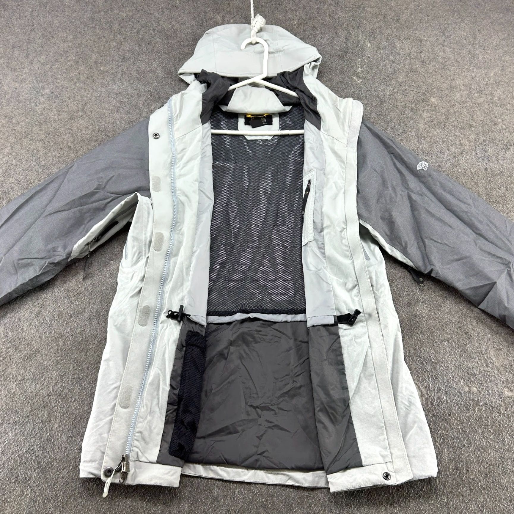 Mountain Hardwear Mountain Hardwear Jacket Womens L White Grey Rain Coat Hooded Nylon Full Zip Size L / US 10 / IT 46 - 2 Thumbnail