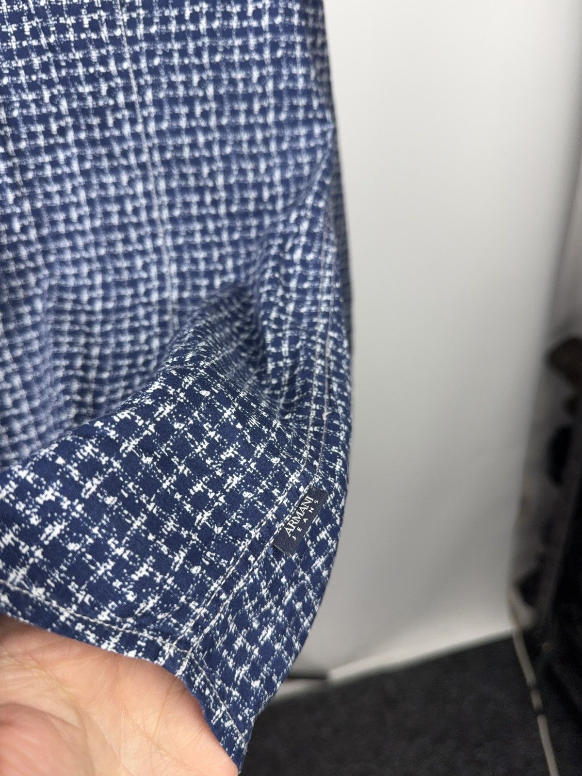 Armani Luxury Armani Jeans AJ SlimTextured Blue Button Up Shirt Size US M / EU 48-50 / 2 - 3 Thumbnail