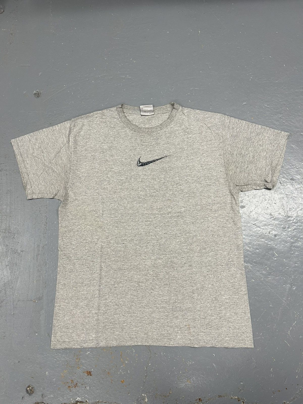 Nike × Vintage Crazy Vintage Y2K Essential Grey Nike Center Swoosh T-Shirt Size US L / EU 52-54 / 3 - 1 Thumbnail