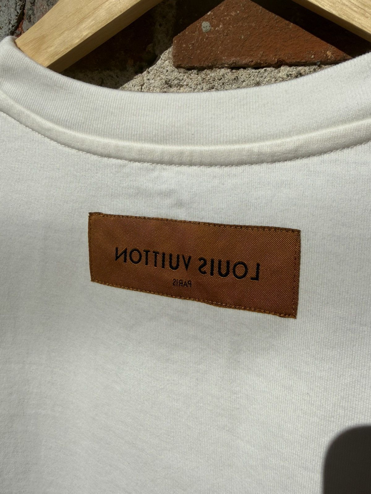 Louis Vuitton Louis Vuitton Graffiti T-Shirt Size US L / EU 52-54 / 3 - 11 Thumbnail