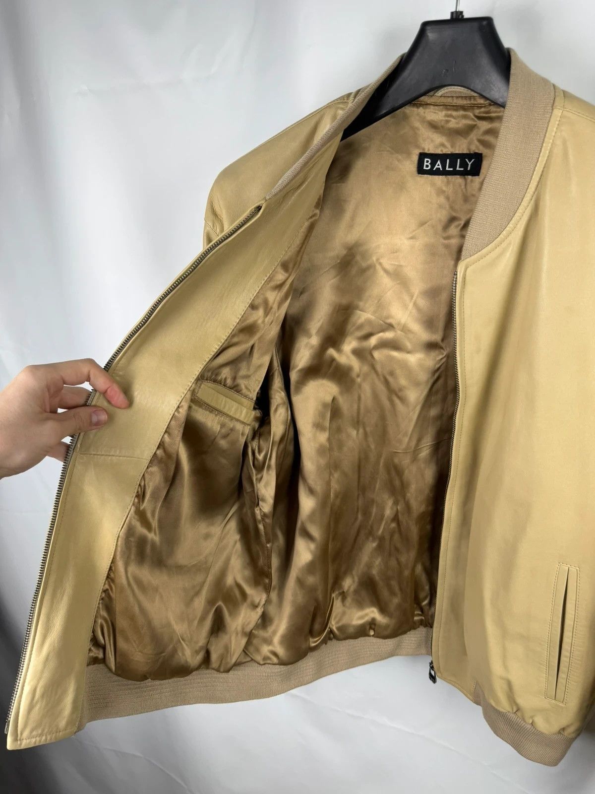 Bally Bally Switzerland Creme Bomber Jacket Genuine Leather Size US M / EU 48-50 / 2 - 9 Thumbnail