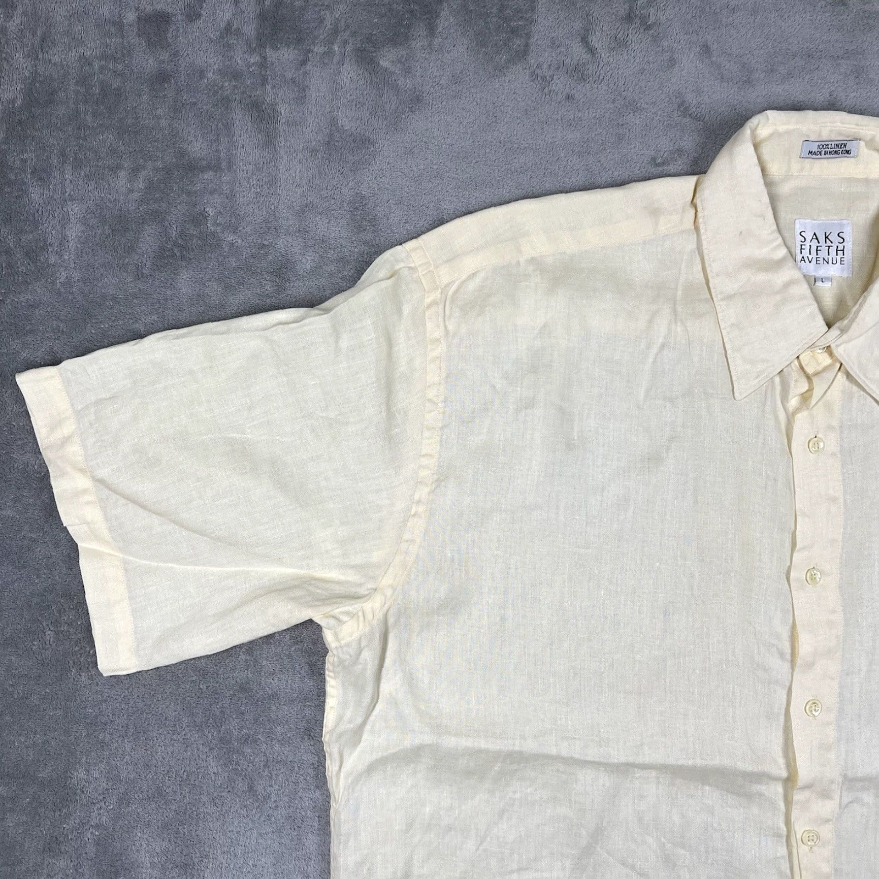 Saks Fifth Avenue VINTAGE Saks Fifth Avenue Button-Up Shirt Men’s Large Beige 100% Linen Short Sleeve Mens Regular L Beige 90s Size US L / EU 52-54 / 3 - 2 Thumbnail