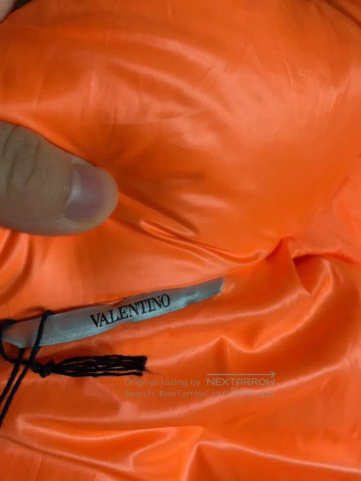 Valentino Valentino Orange logo on a hooded down jacket Size US S / EU 44-46 / 1 - 8 Thumbnail