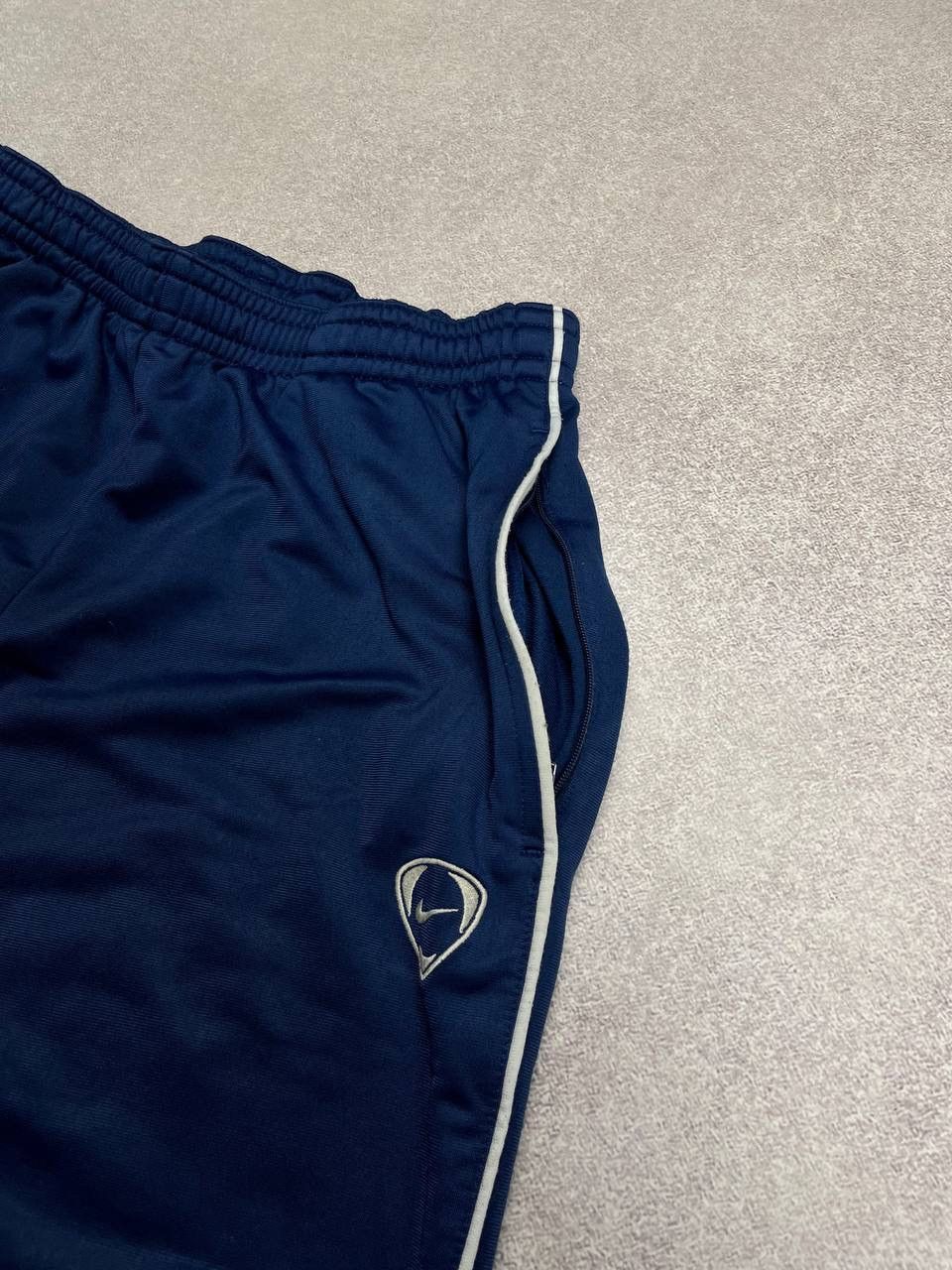 Nike × Vintage Vintage Nike Swosh Nylon Baggy Trackpants Y2K S Size US 31 - 4 Thumbnail