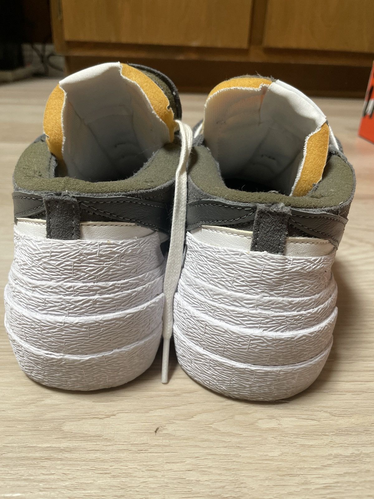 Nike × Sacai Nike x Sacai Blazer Low in White/Grey Size US 8.5 / EU 41-42 - 2 Thumbnail