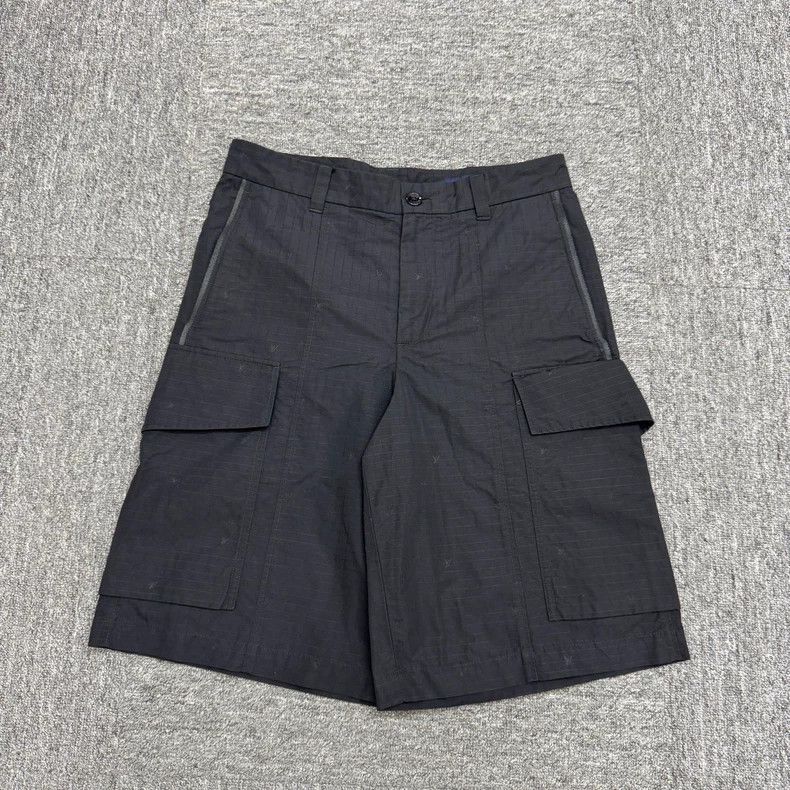 Louis Vuitton Louis Vuitton Monogram Cargo Shorts - dmc Size US 31 - 1 Thumbnail