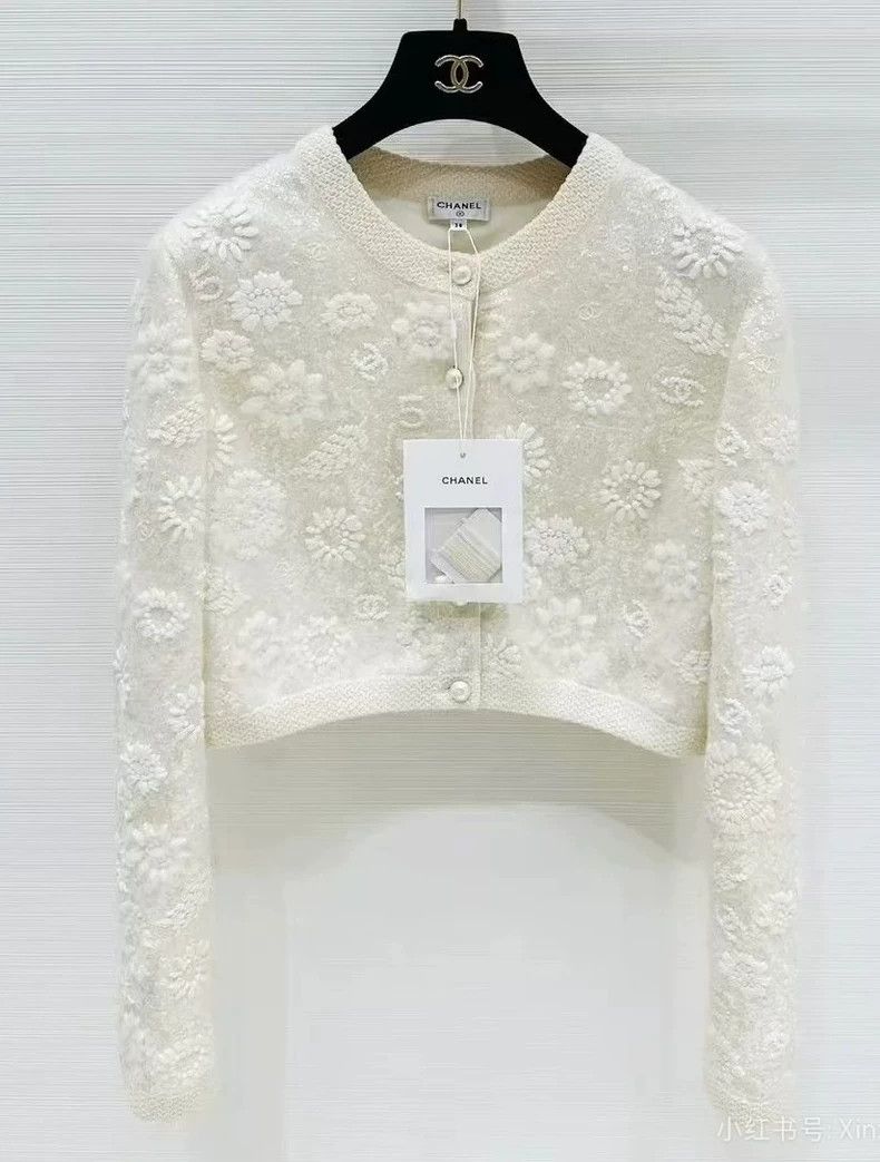 Chanel Chanel Embroidered logo sequin three-dimensional flower ca Size XS / US 0-2 / IT 36-38 - 1 Thumbnail
