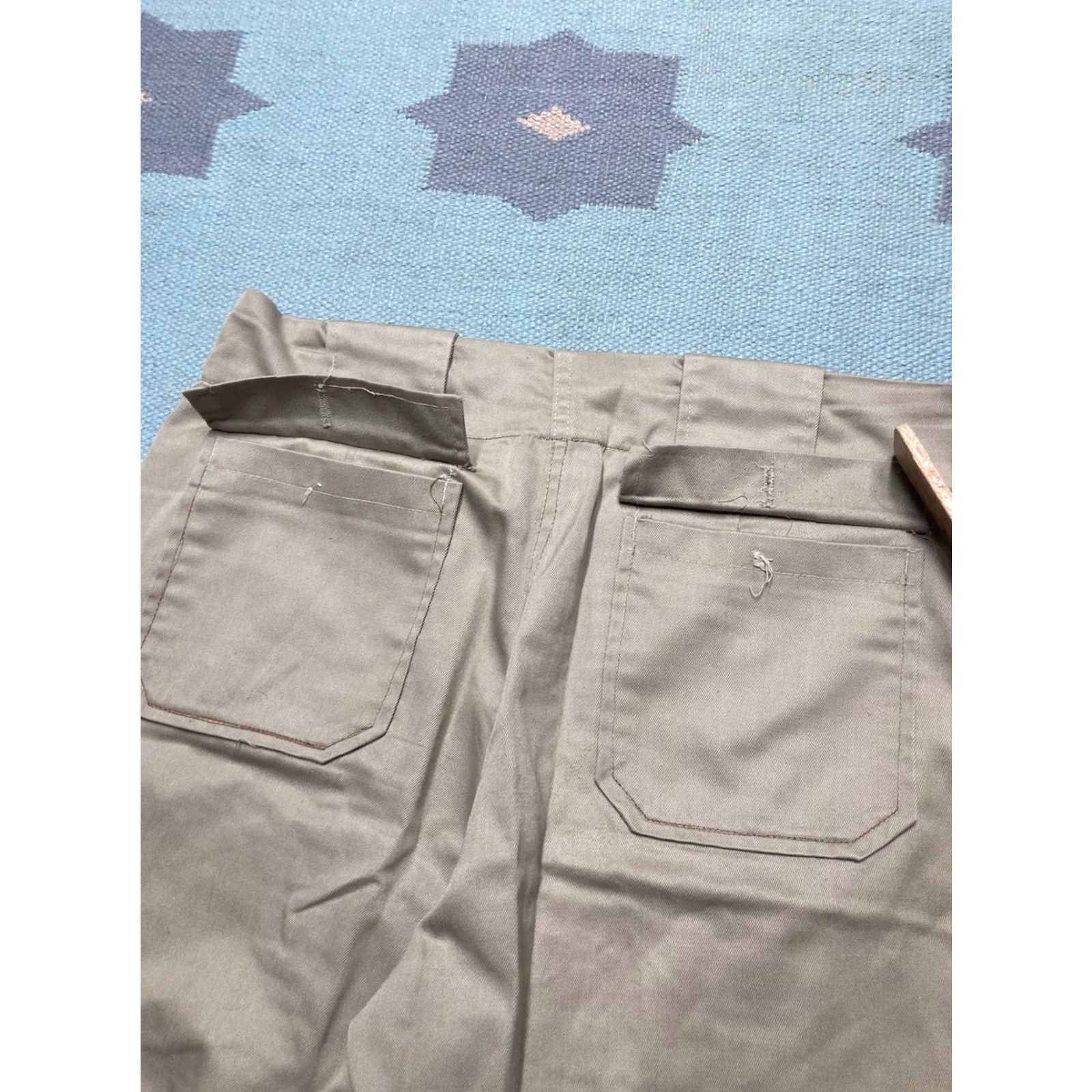 Vintage VINTAGE 1970s Bush Pocket Pants Chino Beige Khaki Wide Leg Zip 33x28 Mens Trousers Size US 33 - 8 Thumbnail