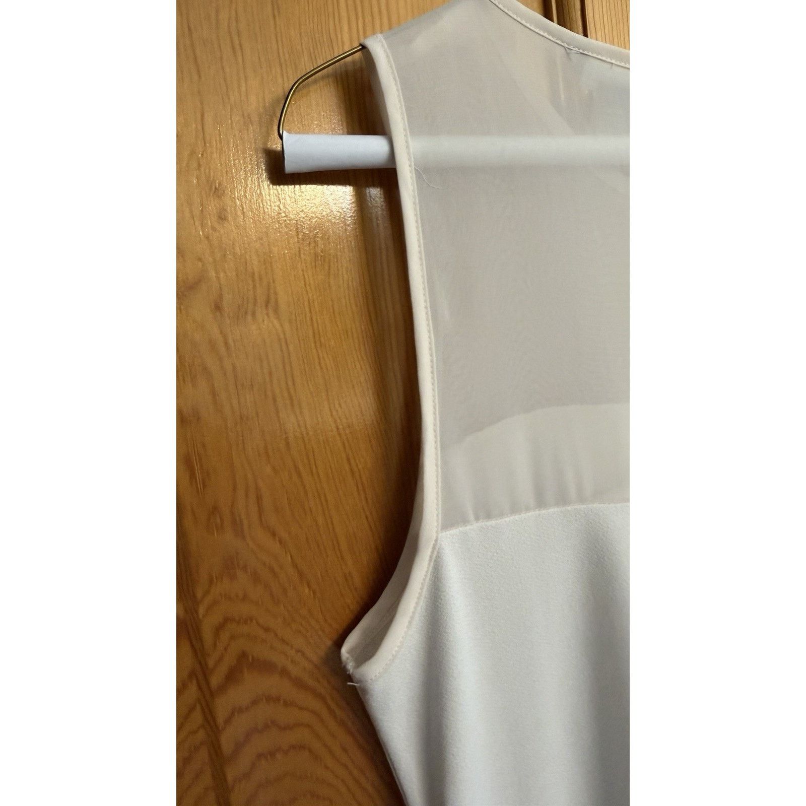 Banana Republic Banana Republic Sleeveless Ivory Blouse Sz S Size S / US 4 / IT 40 - 6 Thumbnail