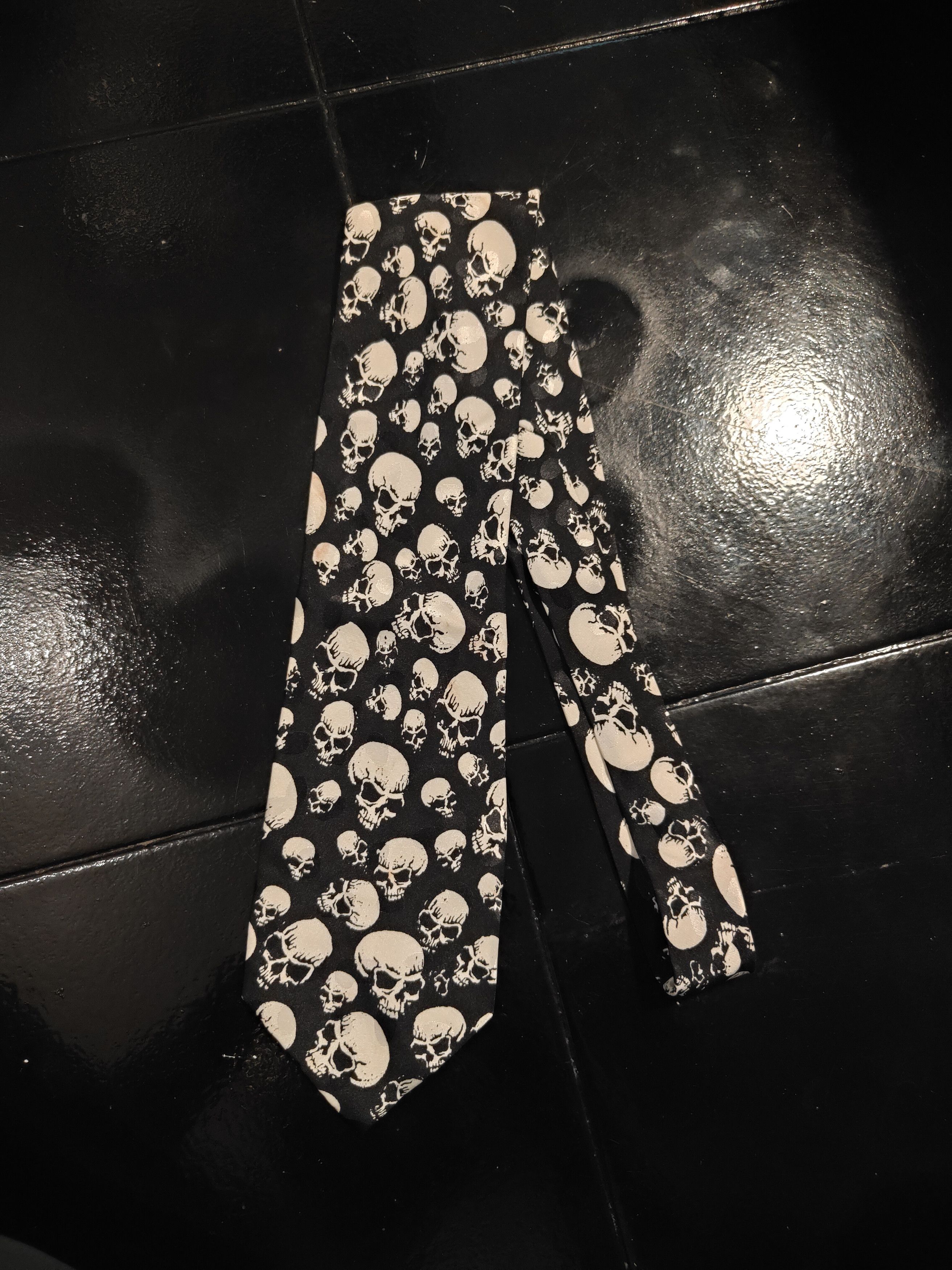Fashion Victim Tie
