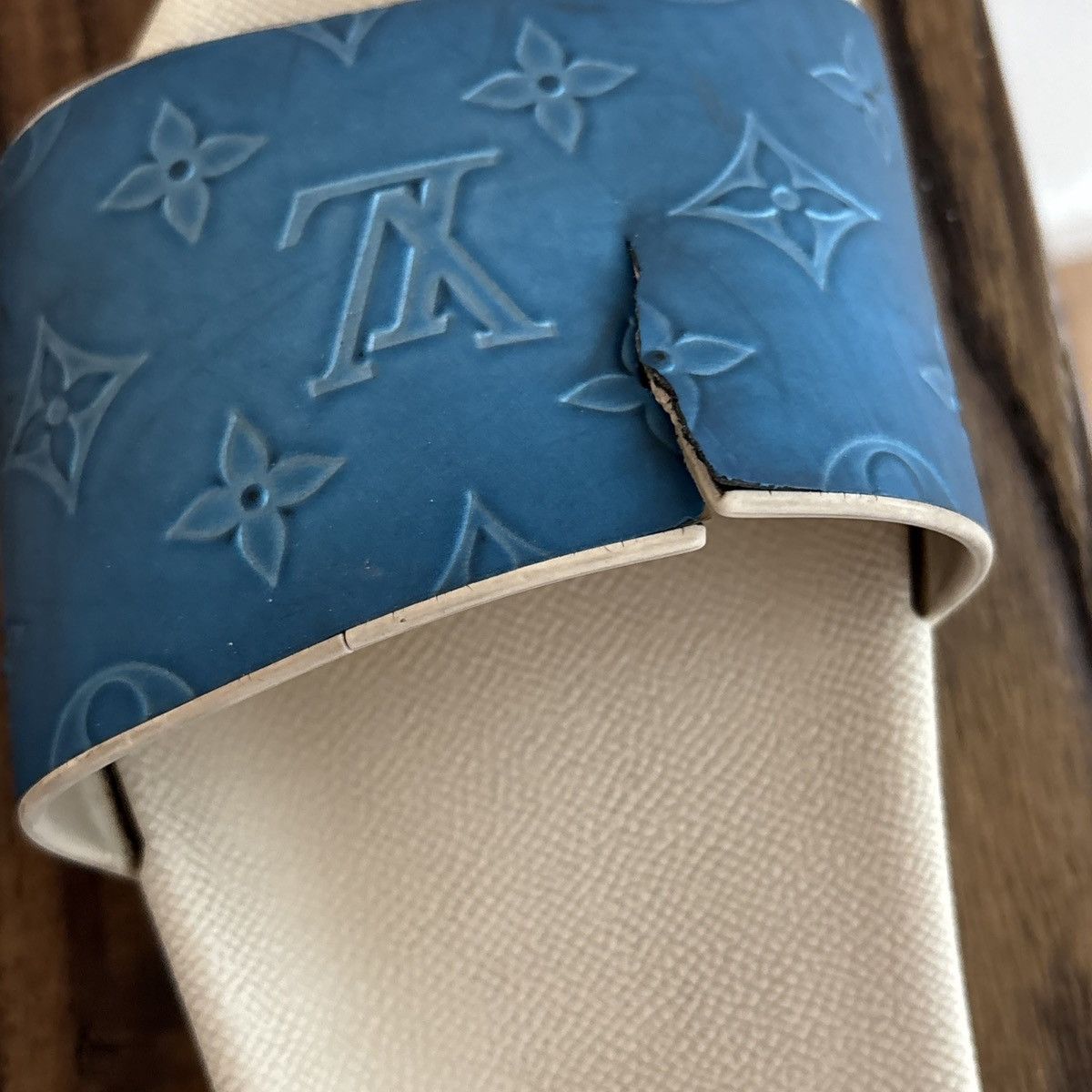 Louis Vuitton Louis Vuitton Blue Monogram Slide size 7 LV / 8 US Size US 8 / EU 41 - 8 Thumbnail