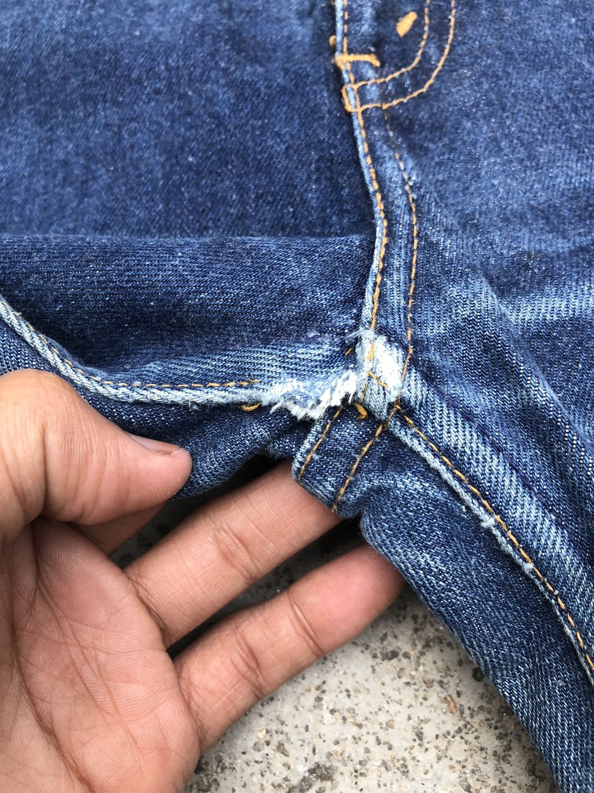 Levi's VINTAGE LEVIS TALON 42 ZIPPER JEANS Size US 29 - 9 Thumbnail