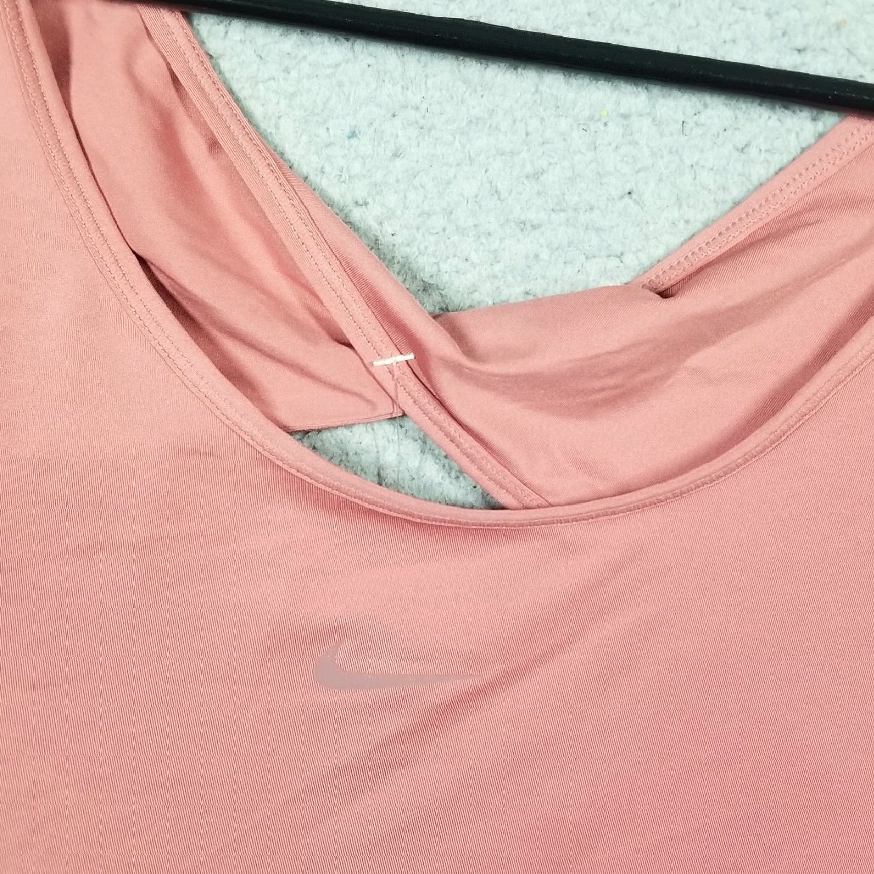 Nike Nike One Classic Dri-FIT Short-Sleeve Cropped Twist Top FN2851-634 Pink Size S Size S / US 4 / IT 40 - 4 Thumbnail