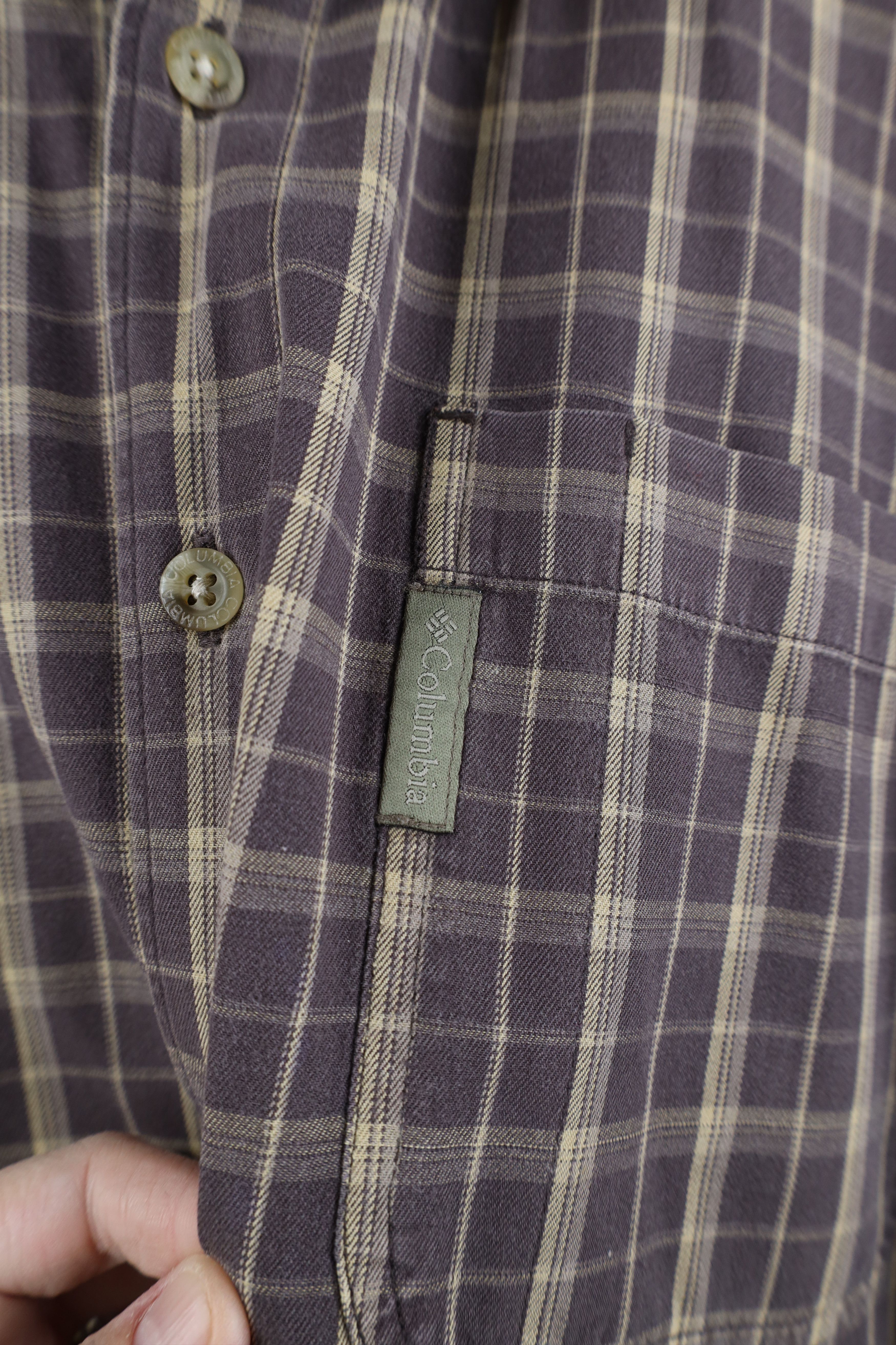 Columbia × Vintage Vintage Columbia Spell Out Collared Button Down Shirt Plaid Size US M / EU 48-50 / 2 - 4 Thumbnail