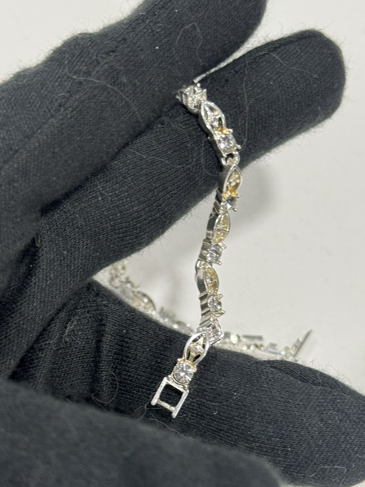 Avon Celli Vintage Avon Bracelet Size ONE SIZE - 11 Thumbnail