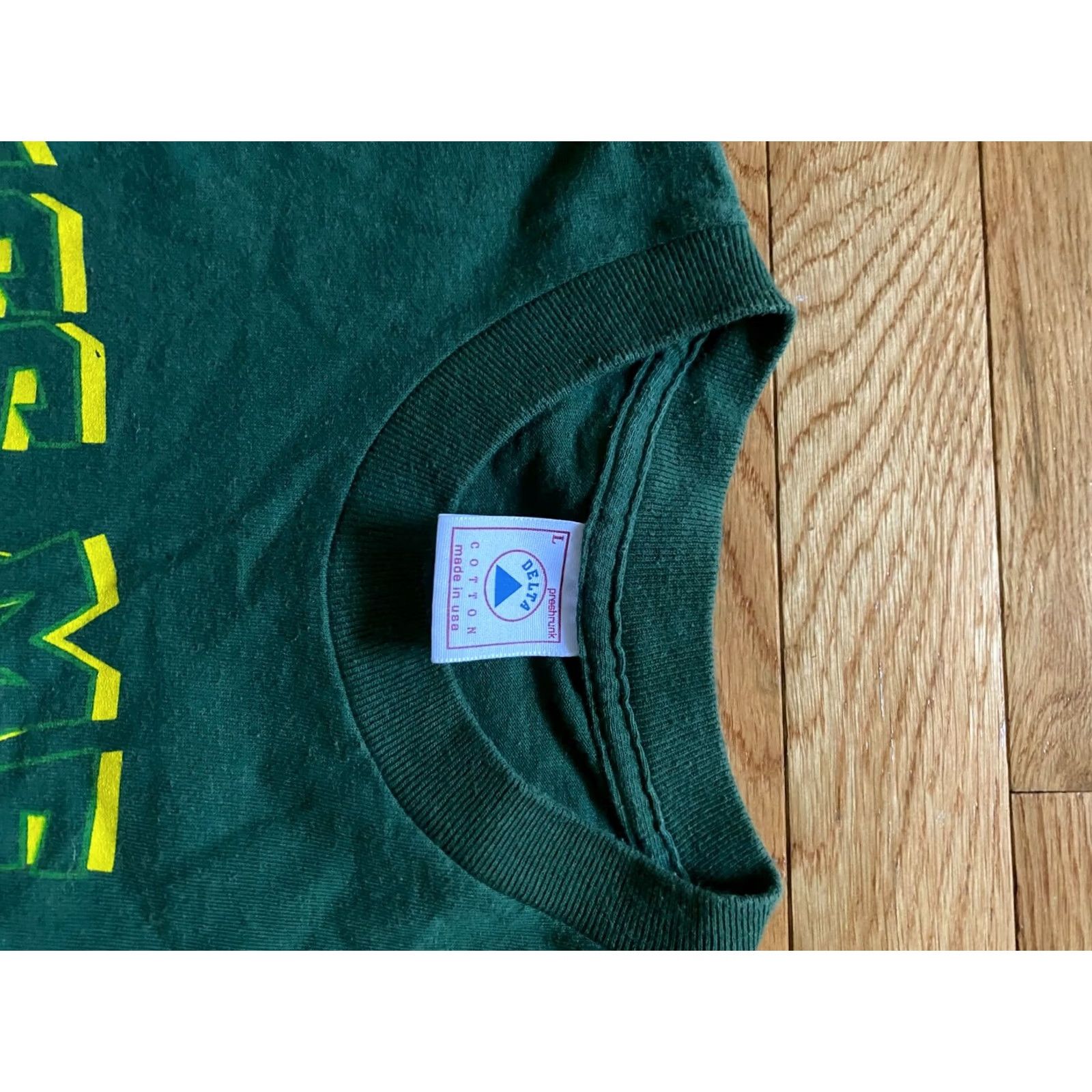 Delta VINTAGE TAZ Kiss Me Im Irish T Shirt Mens L Delta Warner Looney Tunes Green 1990s USA USA Theme Varsity Logo Shirt Size US L / EU 52-54 / 3 - 4 Thumbnail