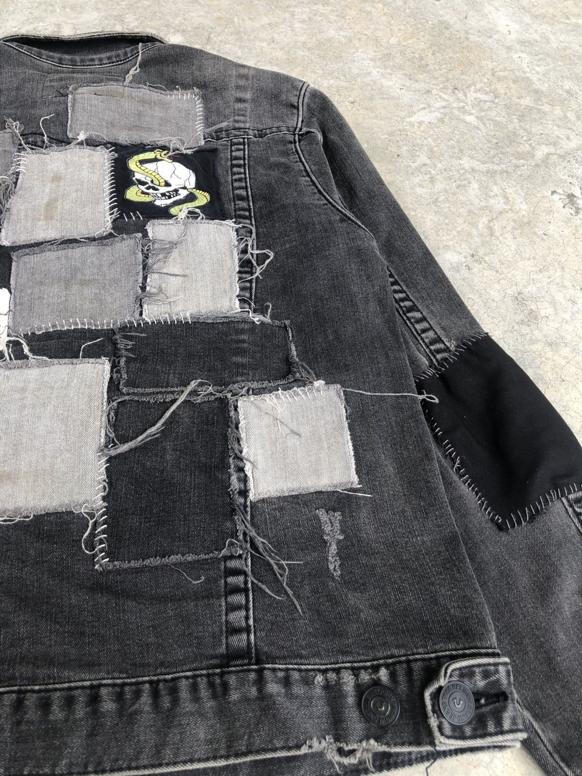 True Religion True Religion Denim Jacket Boro Patchwork Distressed Size US M / EU 48-50 / 2 - 20 Thumbnail