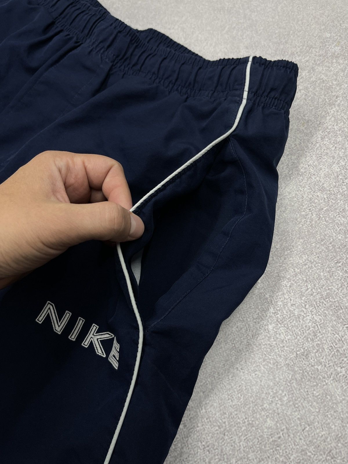 Nike Vintage Nike Nylon Sweatpants Navy Double Big Logo Drill Y2K Size US 34 / EU 50 - 8 Thumbnail