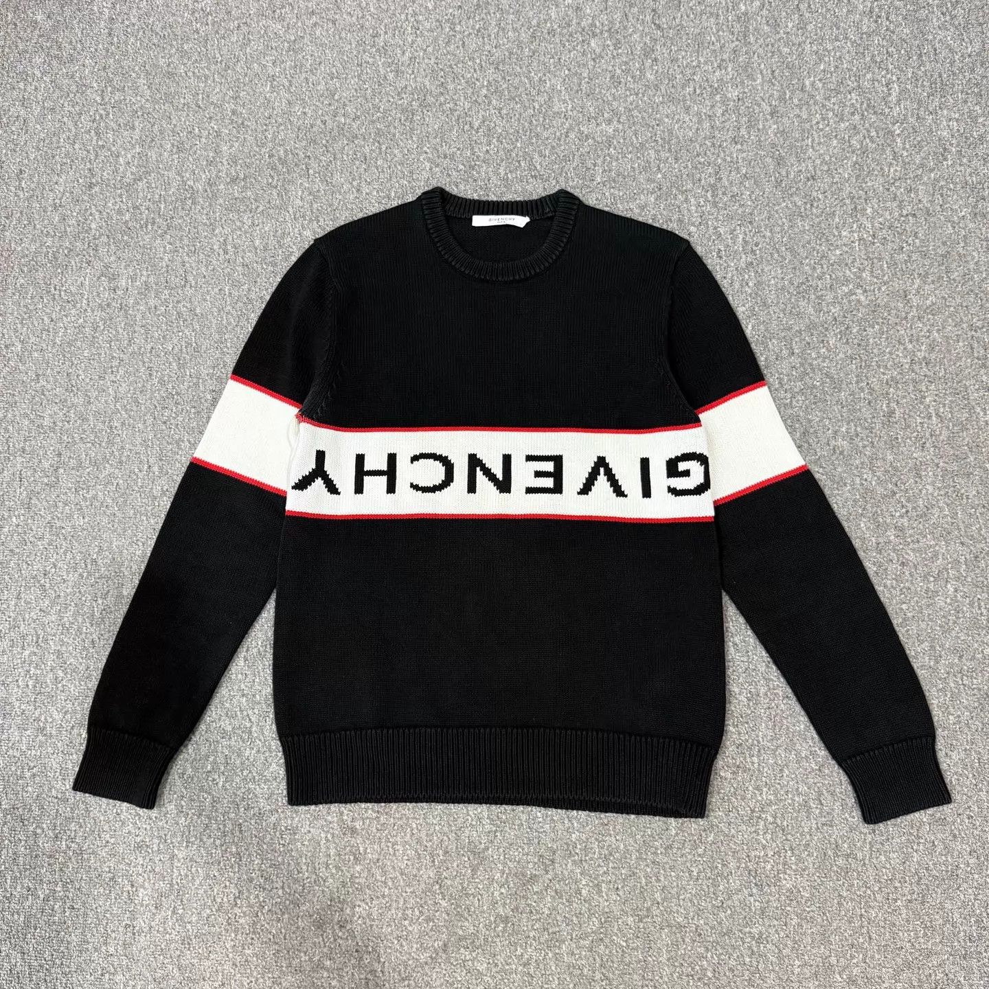 Givenchy Givenchy Black Letter Logo Intarsia Knit Sweater M 95 New Size M / US 6-8 / IT 42-44 - 1 Thumbnail