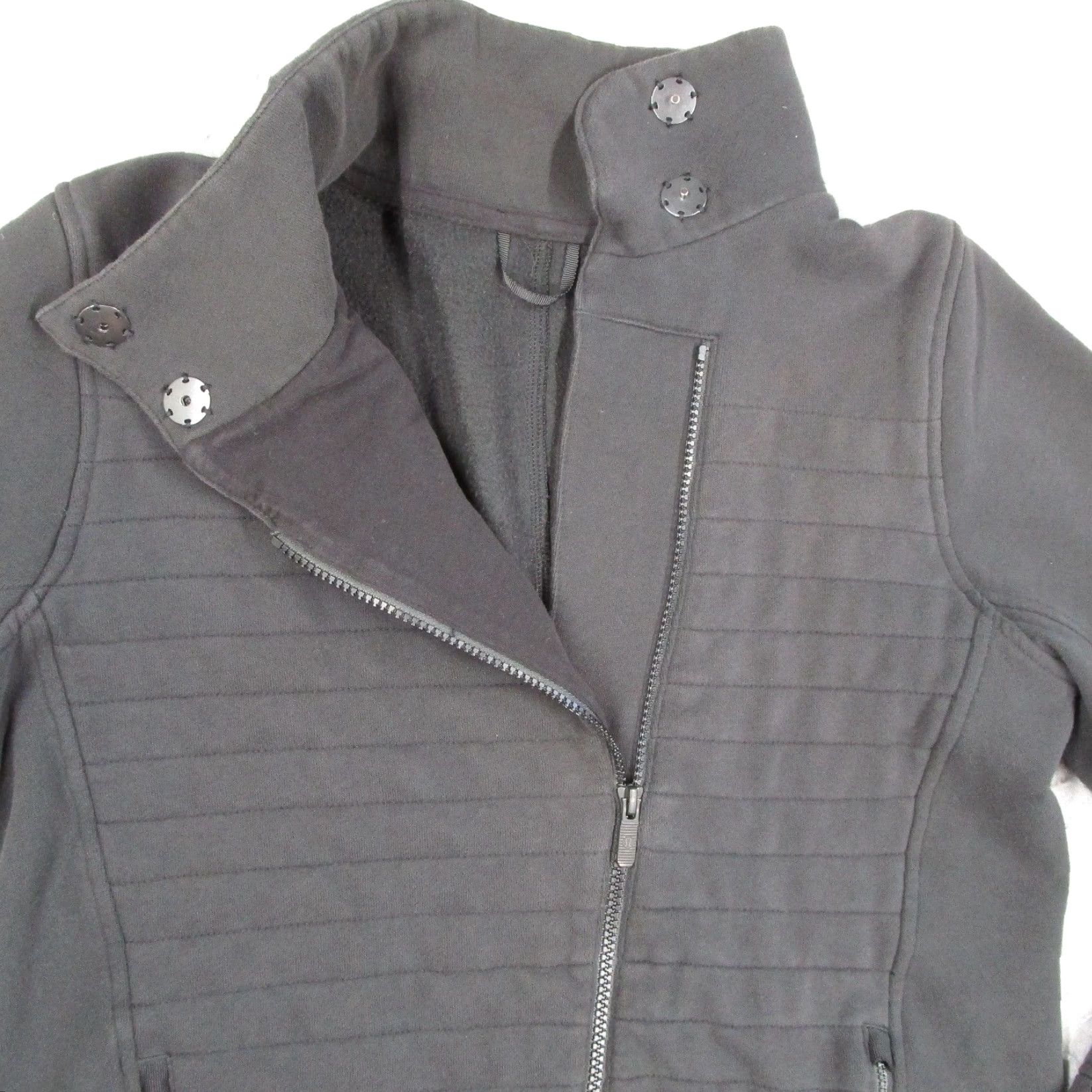 Lululemon Lululemon Asymmetrical Full Zip Quilted Front Jacket Black Size 8 Slim, Athletic, Hoodie? (No) Size M / US 6-8 / IT 42-44 - 2 Thumbnail