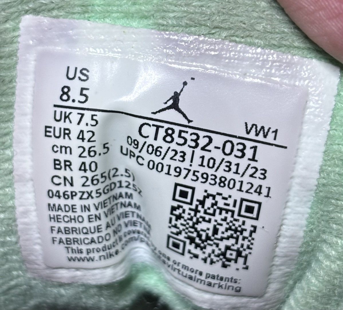 Jordan Brand Jordan 3 Retro Green Glow 2024 Size 8.5 Size US 8.5 / EU 41-42 - 6 Thumbnail