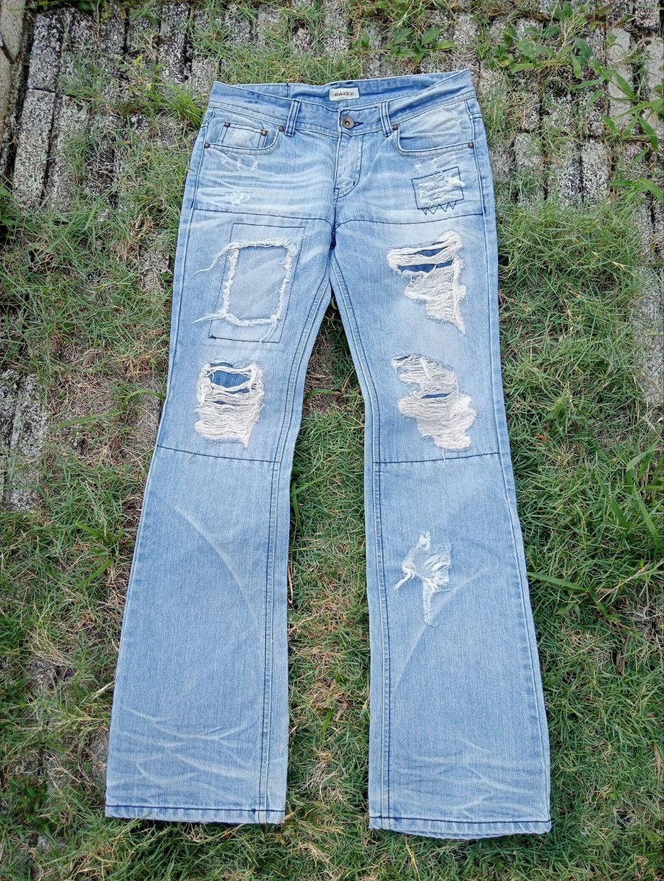Vintage Daisy Distressed Look Flared Jeans - Size M