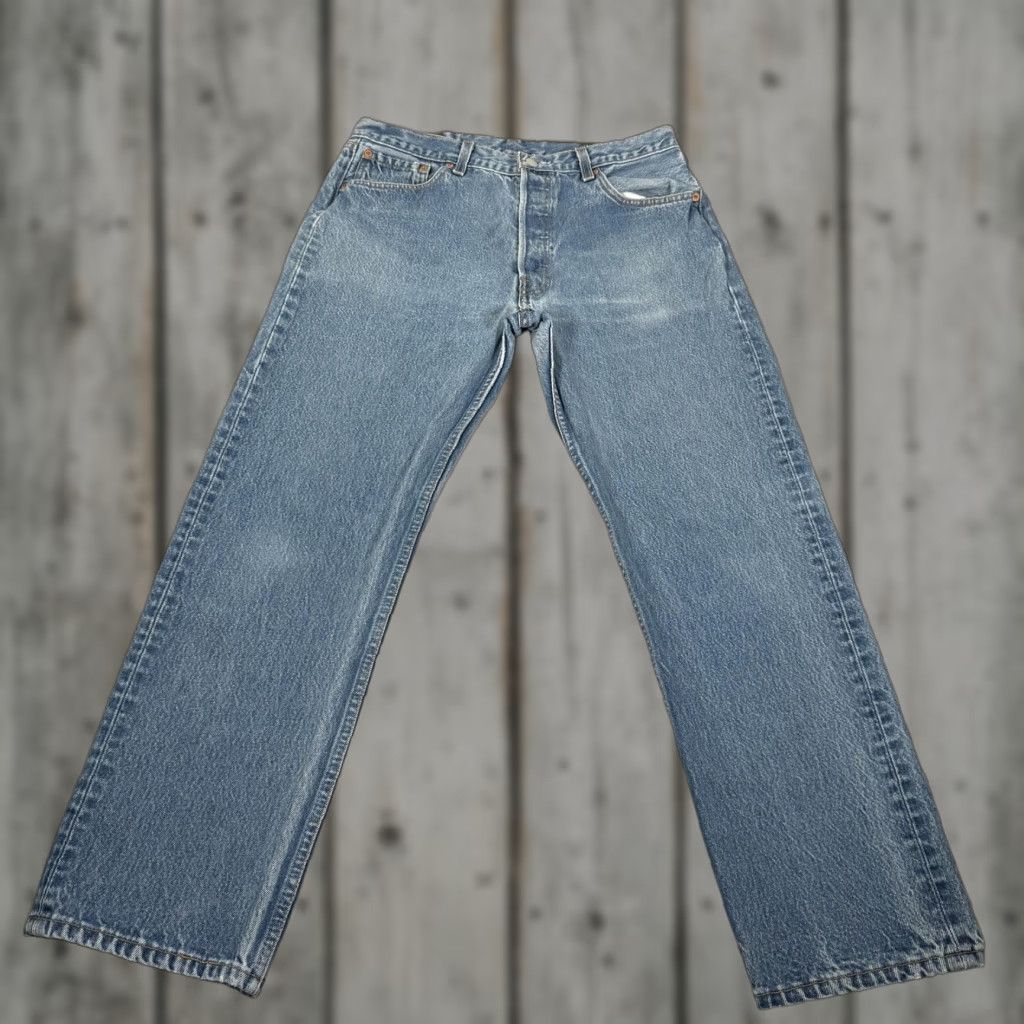 Levi's VINTAGE Levi's 501 Jeans Mens 32x29 Denim Blue Straight Fit 5-Pocket Button Fly 90s USA Size US 32 / EU 48 - 1 Thumbnail