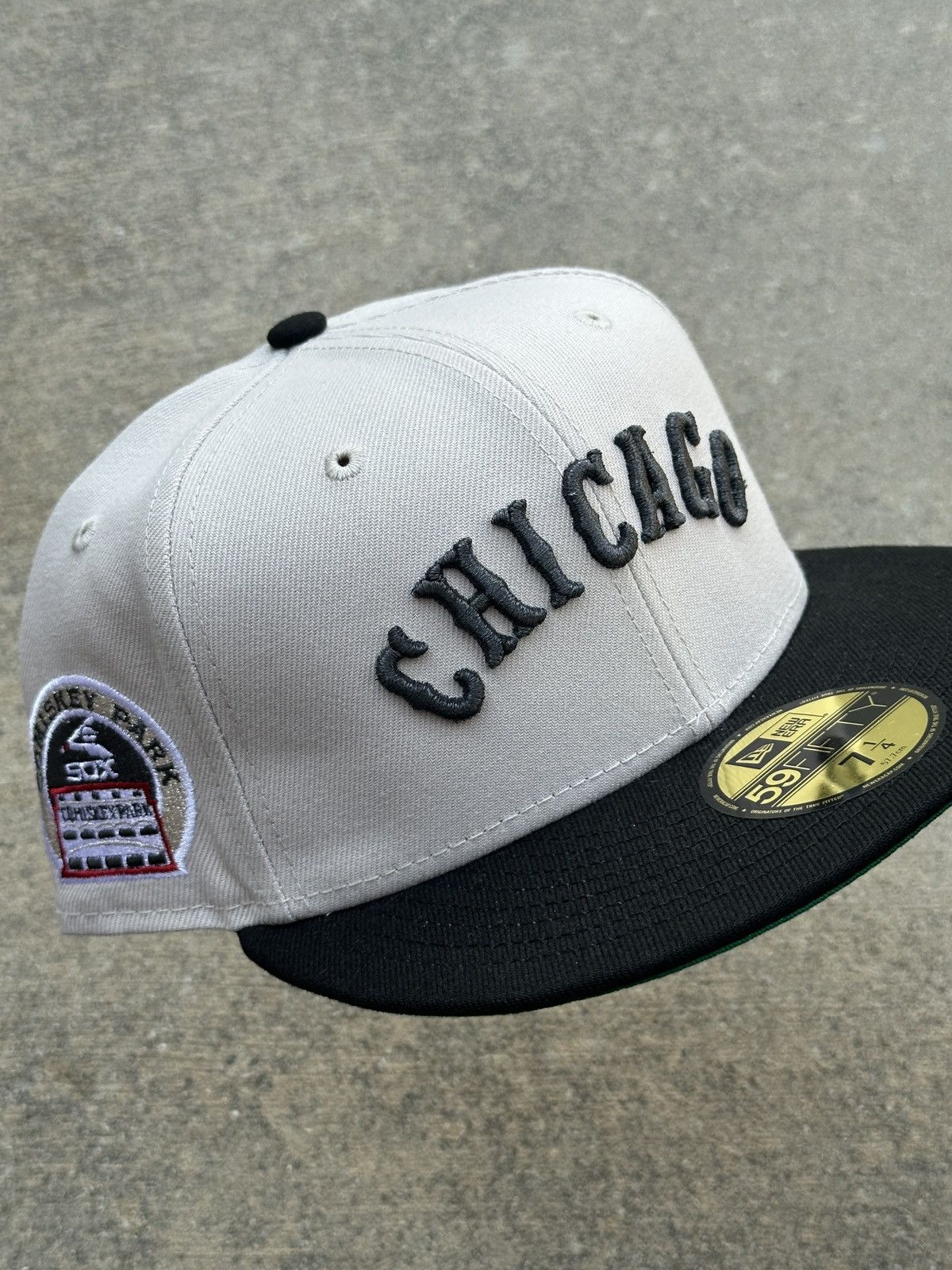 MLB × New Era Chicago White Sox Two Tone Fitted Hat 7 1/4 Size ONE SIZE - 1 Thumbnail